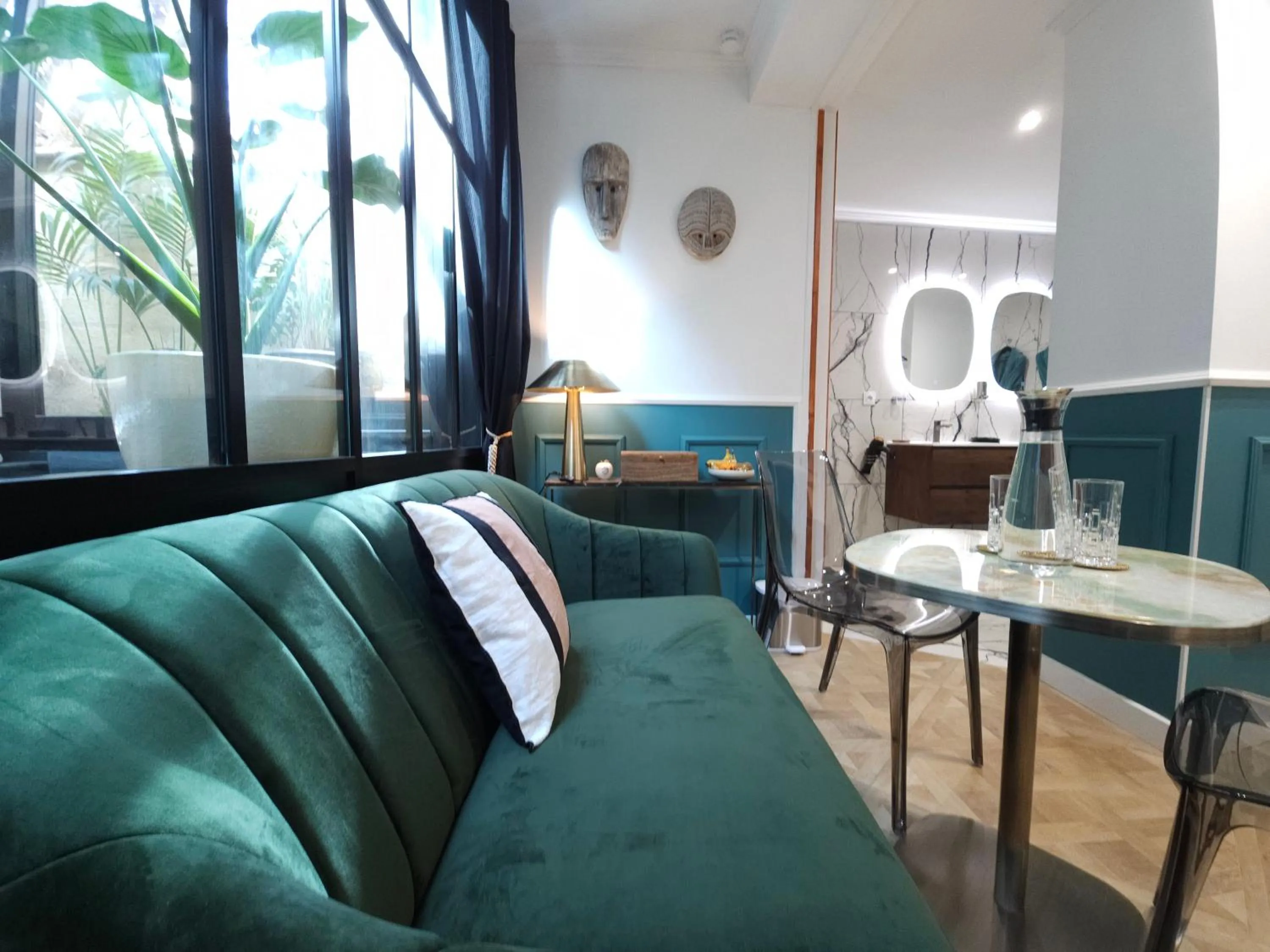 Dining area in La Belle Endormie B&B French Guest house