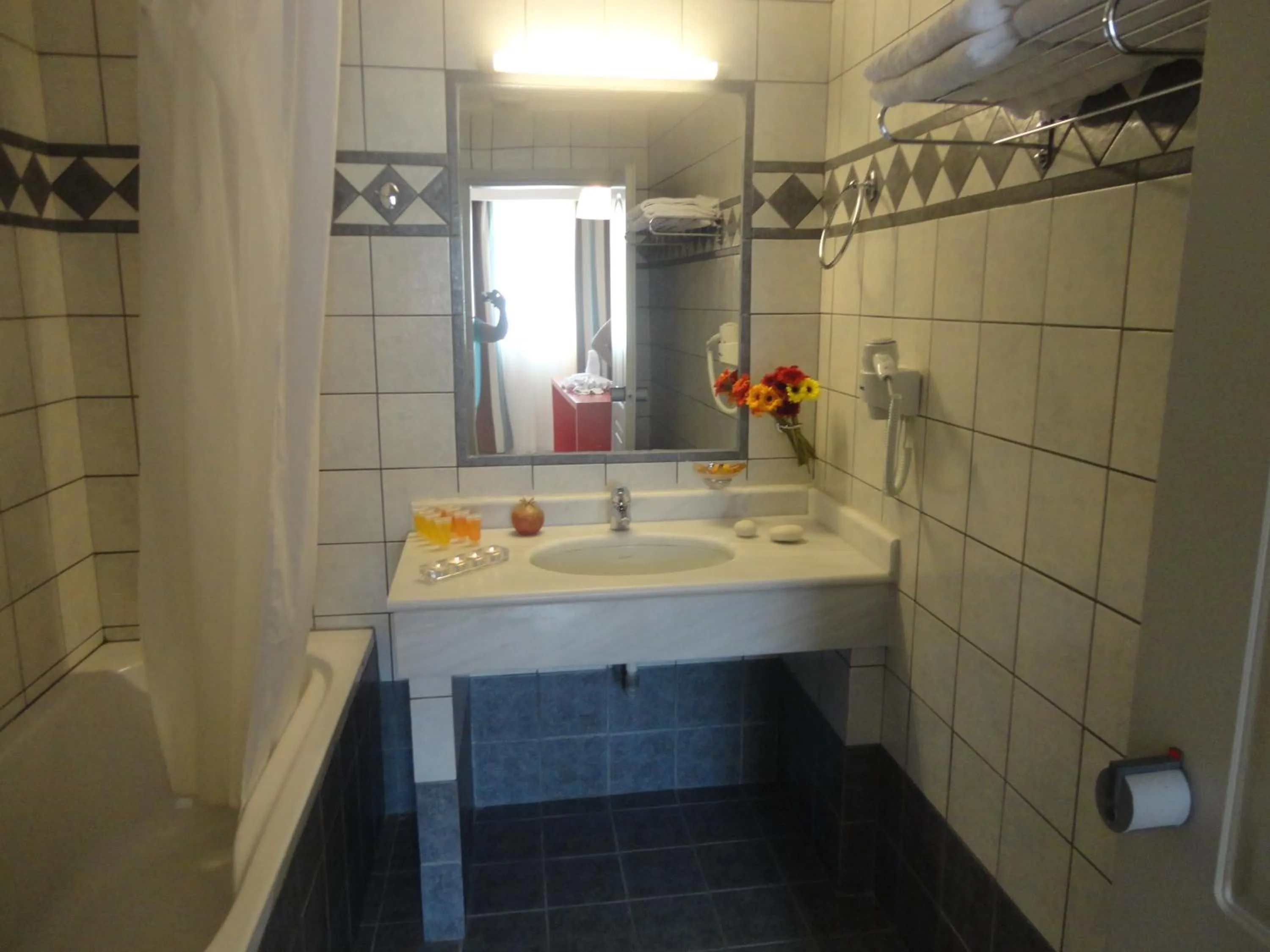 Bathroom in Al Mare Hotel