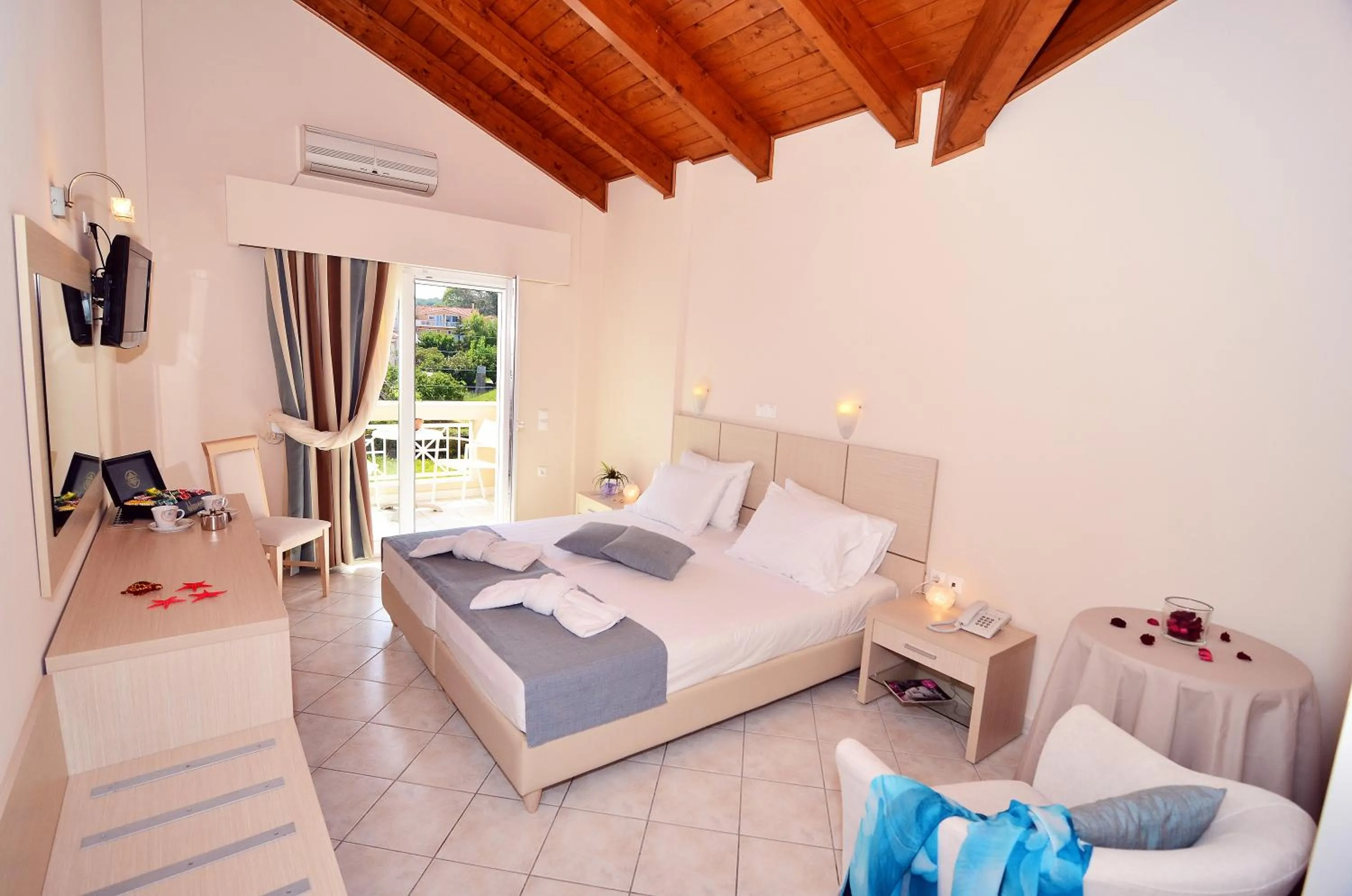 Photo of the whole room, Bed in Al Mare Hotel