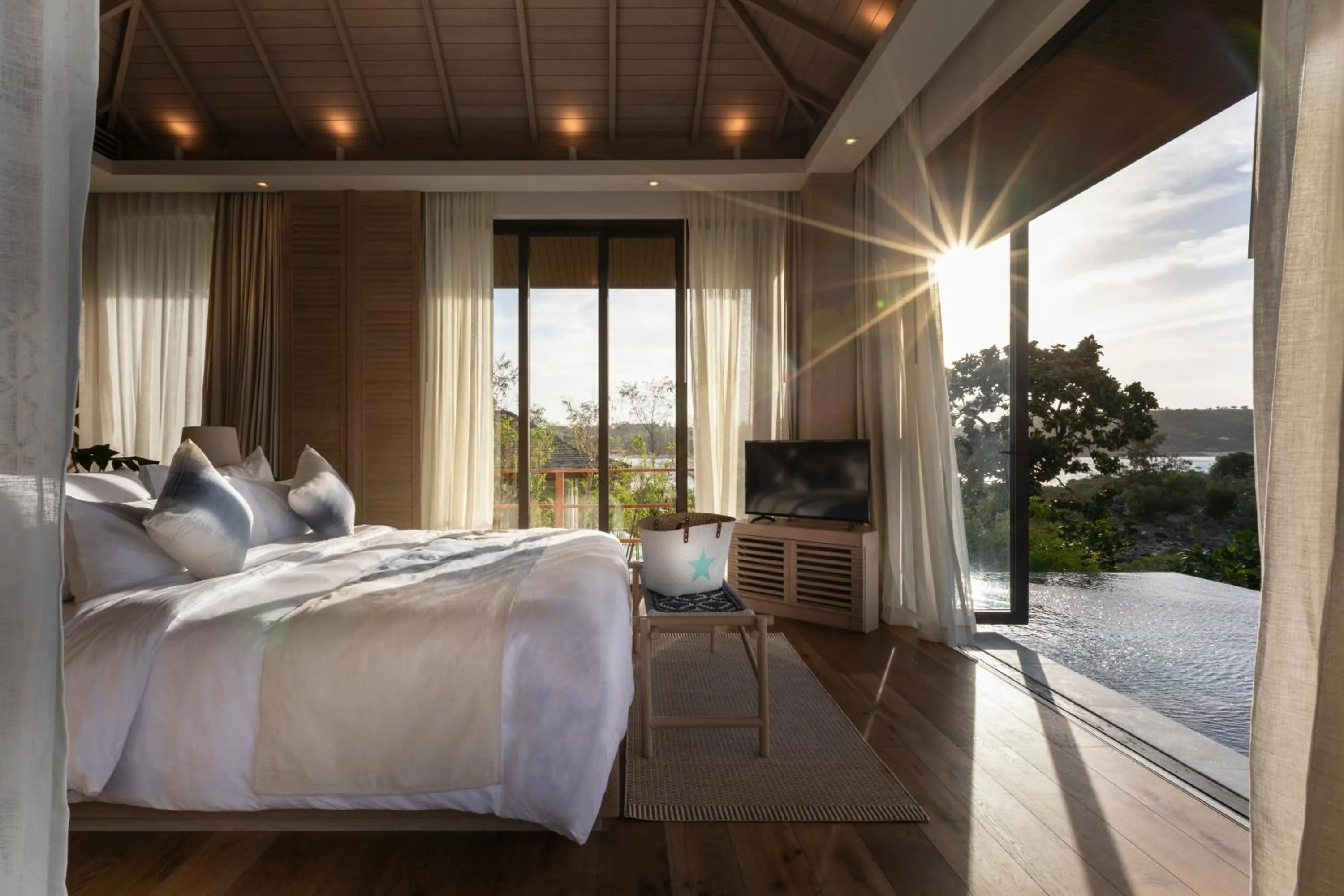 TV and multimedia, Bed in Cape Fahn Hotel - Private Islands Samui