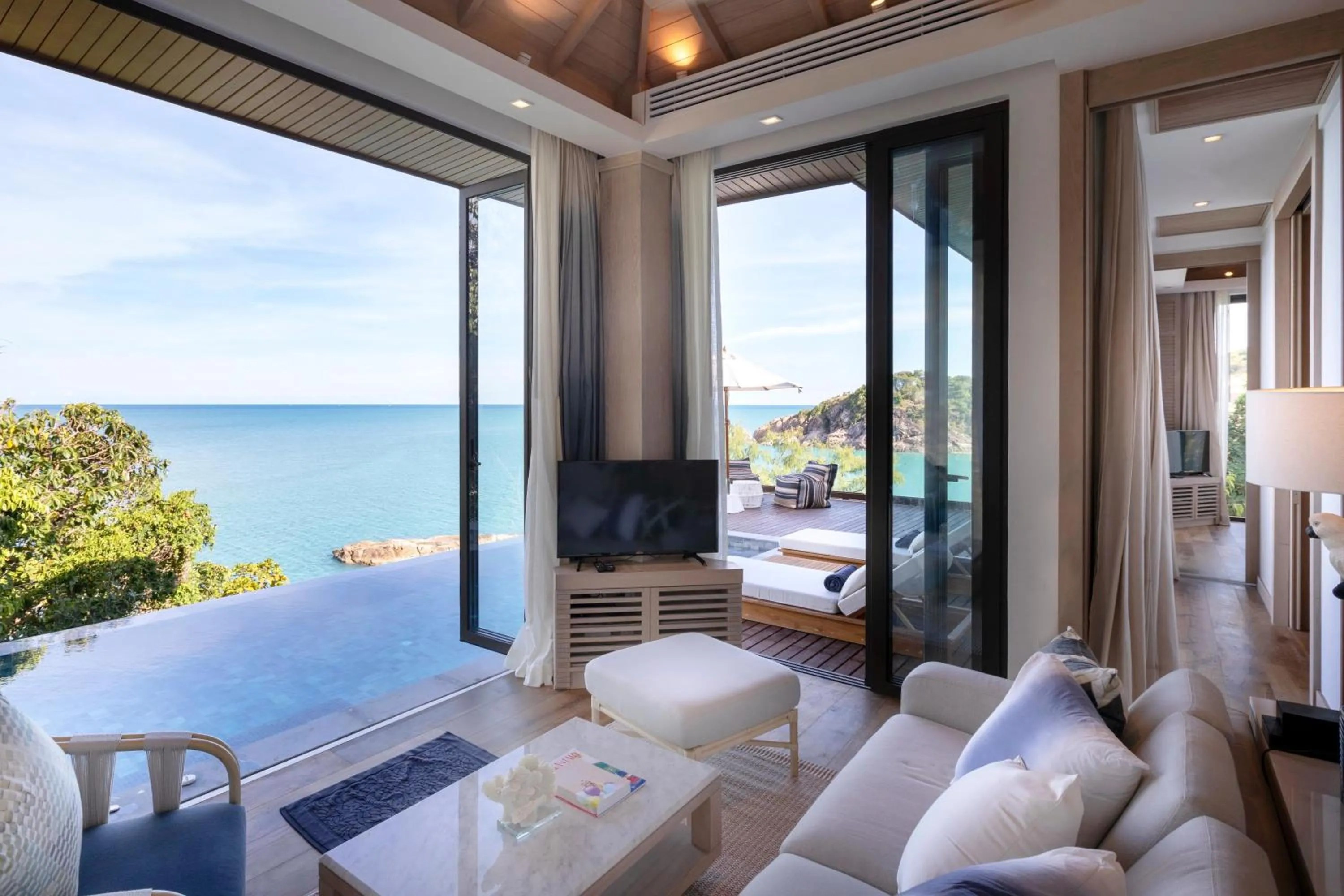 TV and multimedia in Cape Fahn Hotel - Private Islands Samui