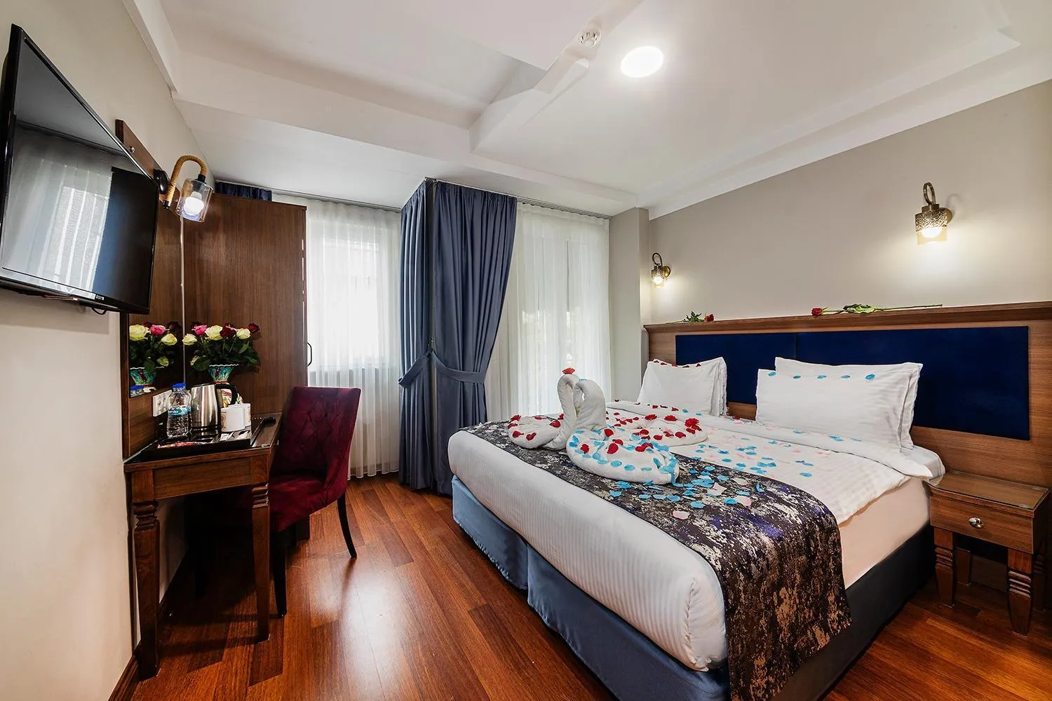 Bed in Aristocrat Hotel