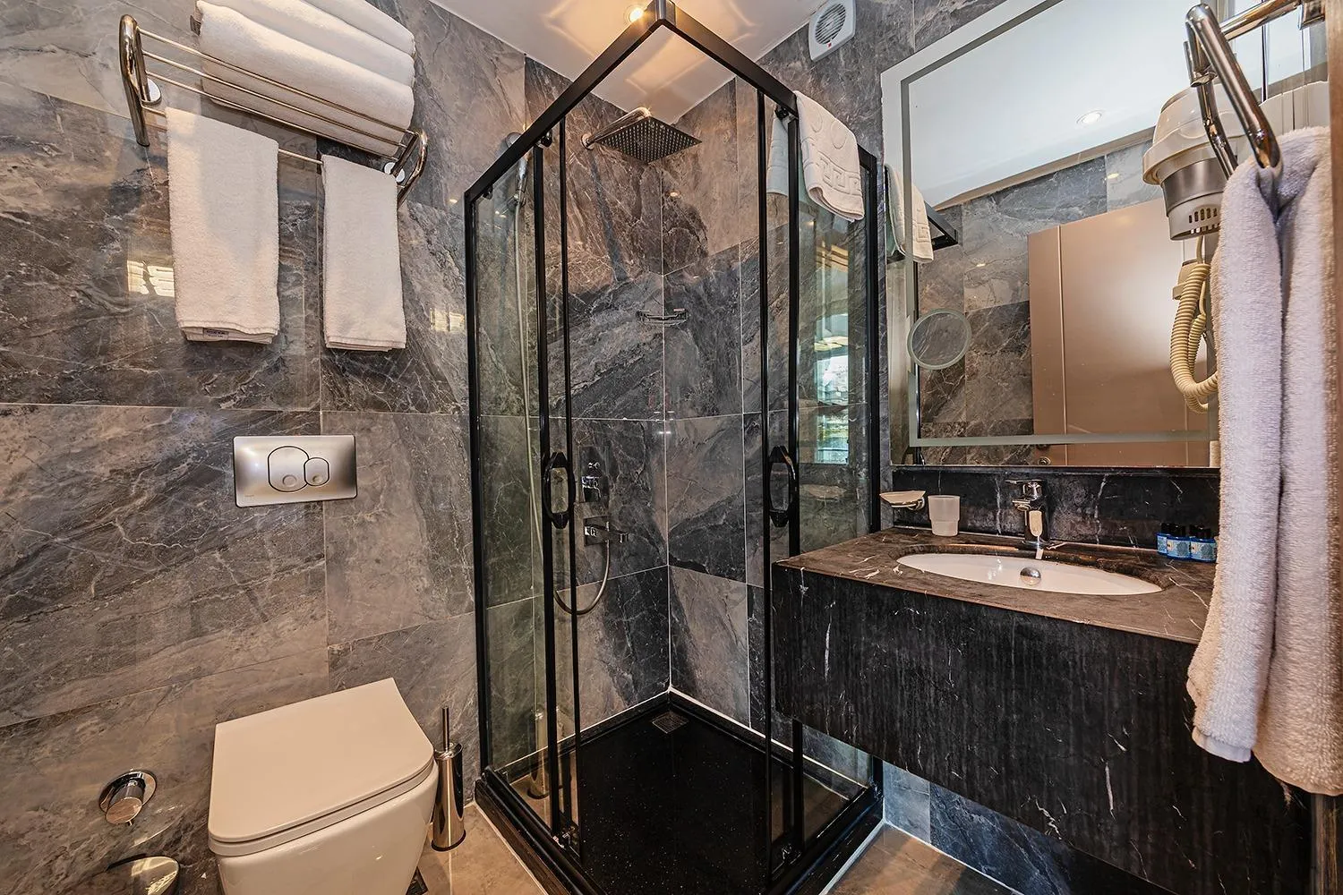 Shower in Aristocrat Hotel