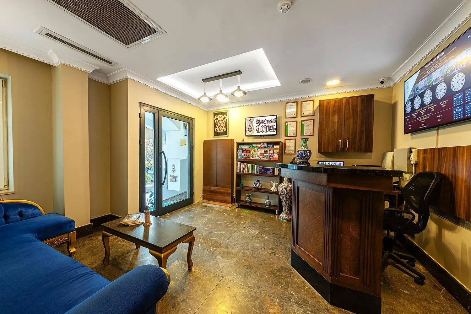 Lobby or reception in Aristocrat Hotel