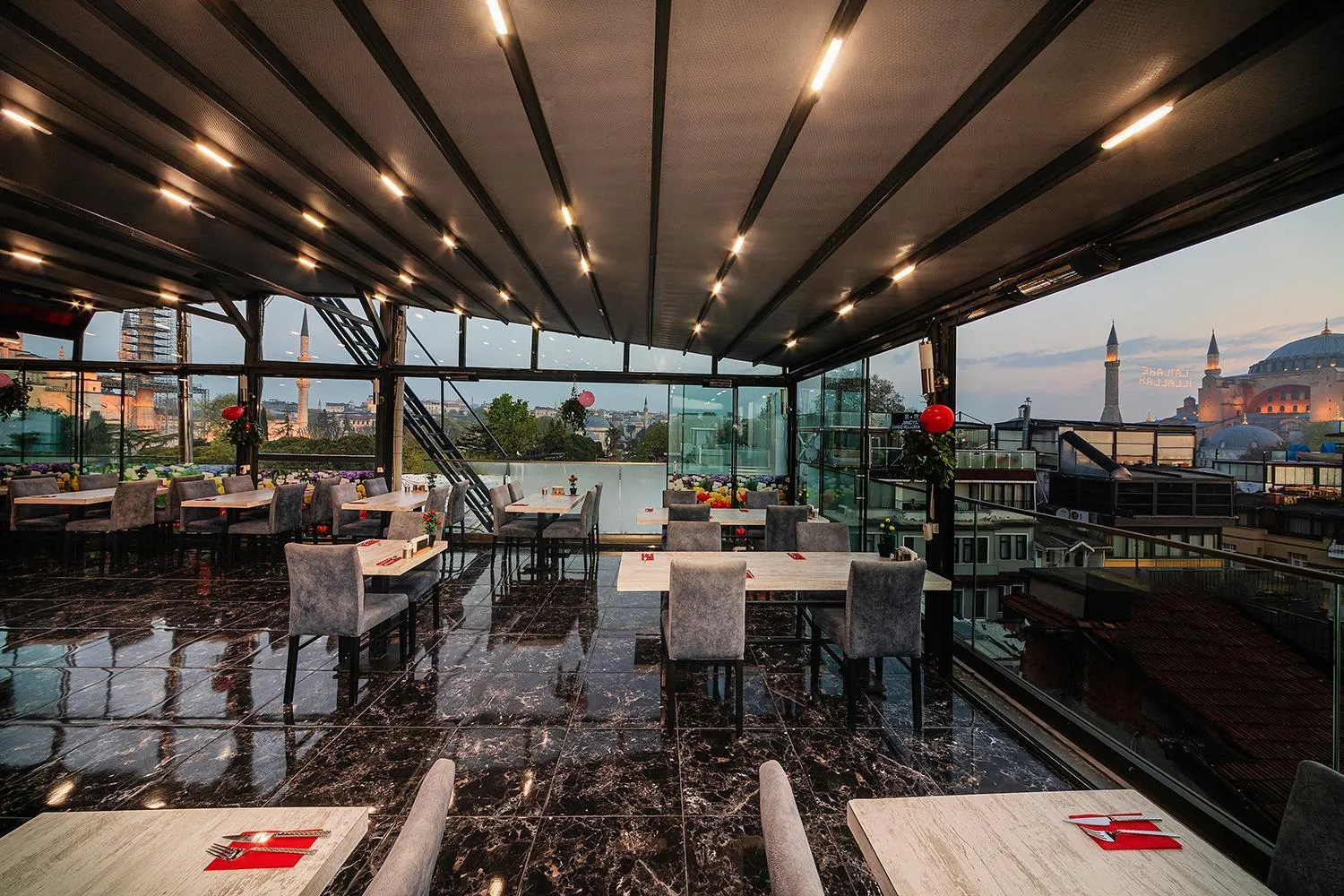 Balcony/Terrace in Aristocrat Hotel