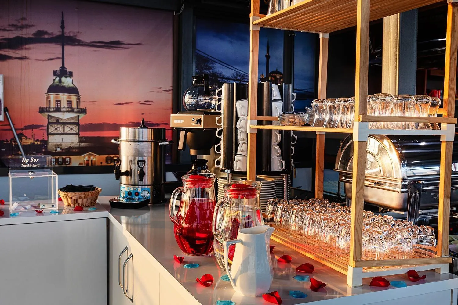 Breakfast in Aristocrat Hotel