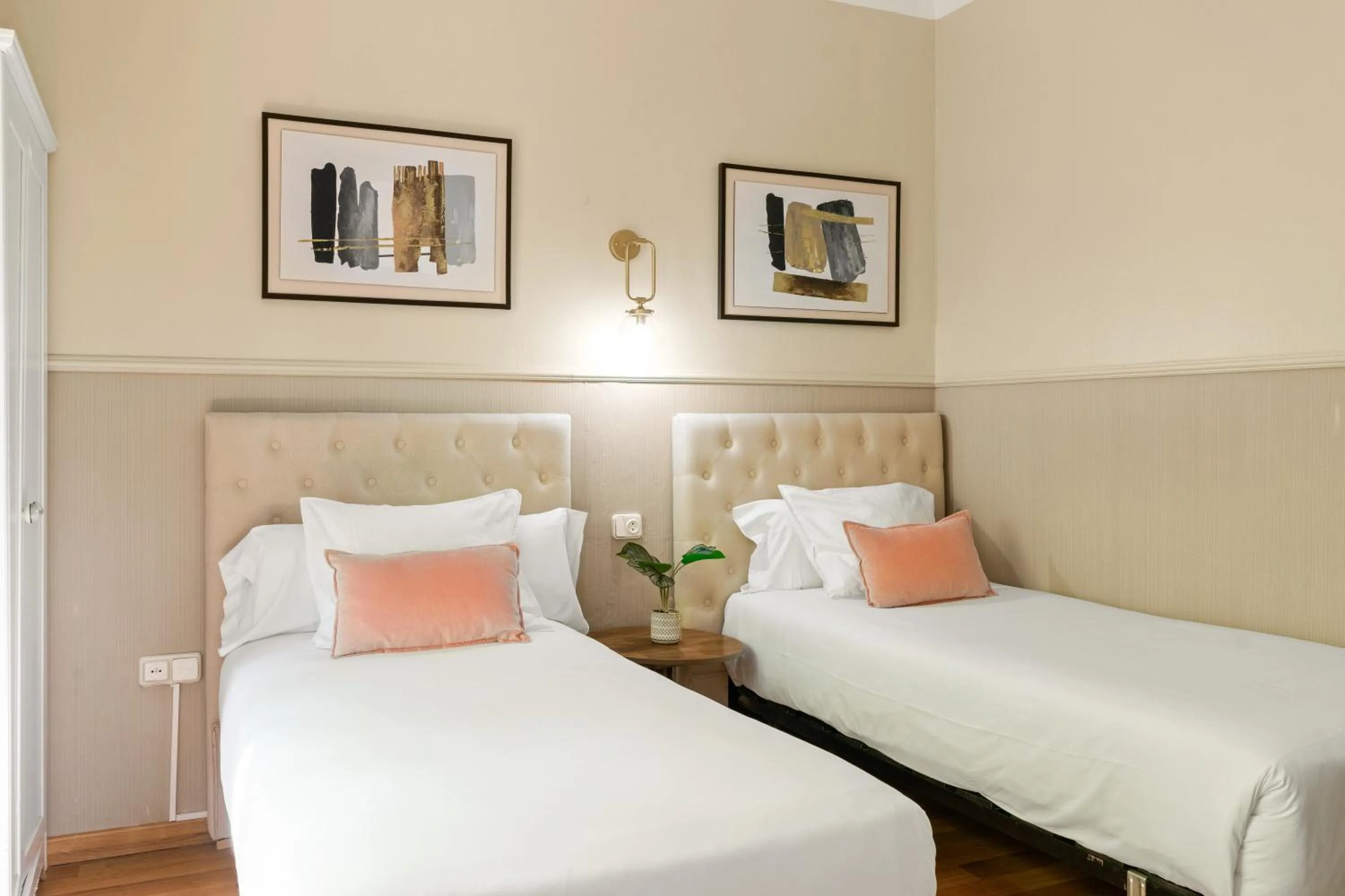 Bed in Suite Home Sagrada Familia