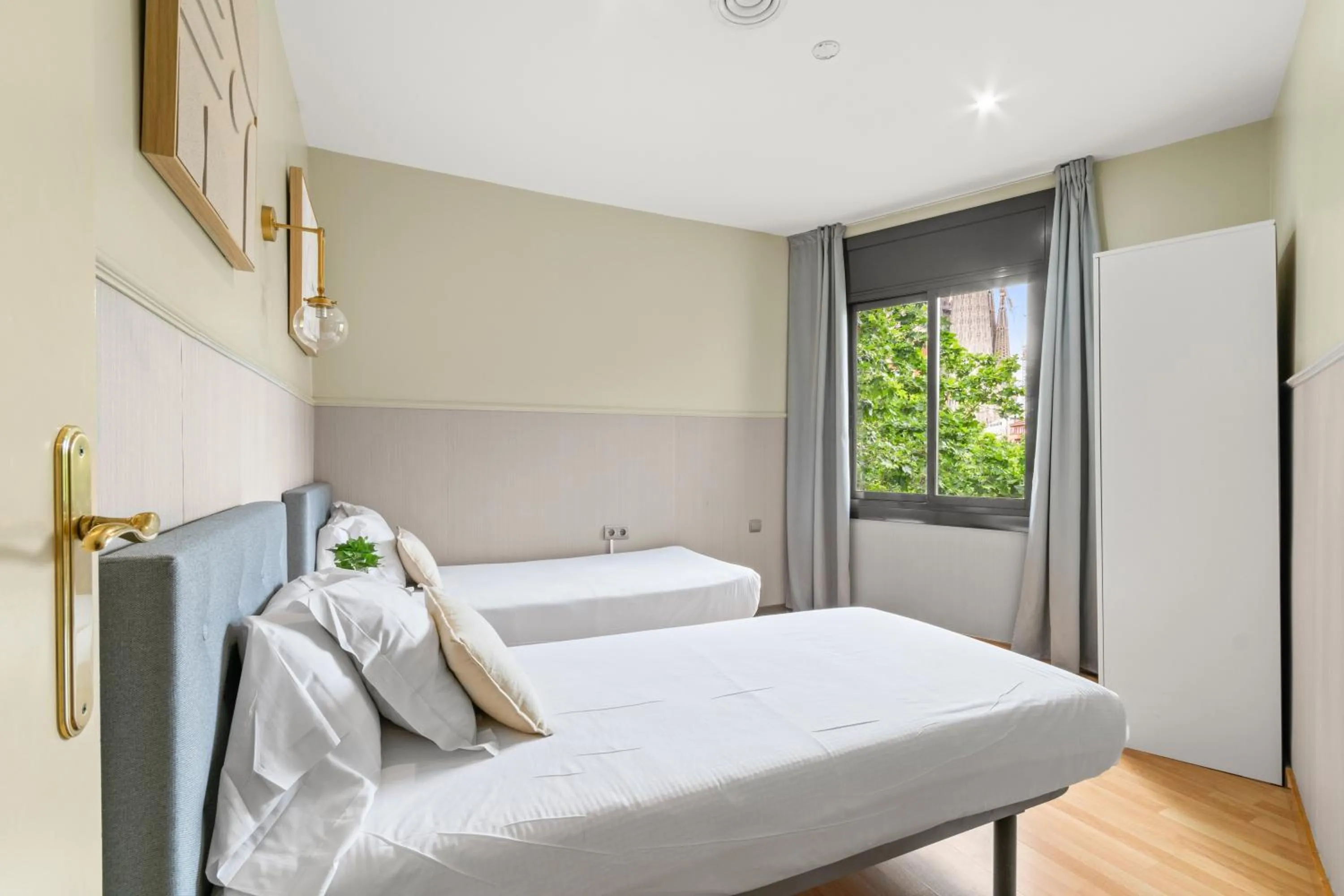 Bedroom, Bed in Suite Home Sagrada Familia