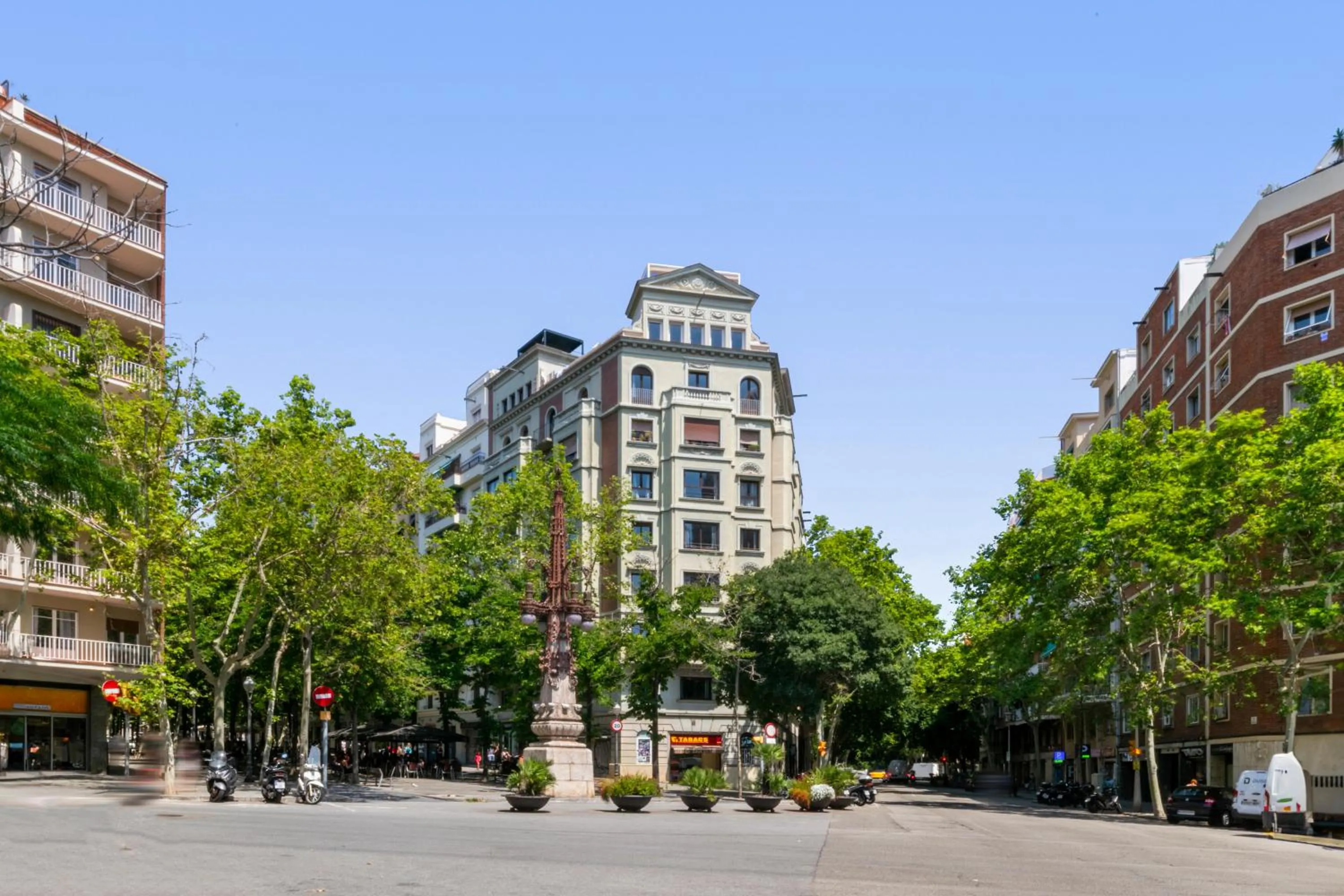 Property building in Suite Home Sagrada Familia