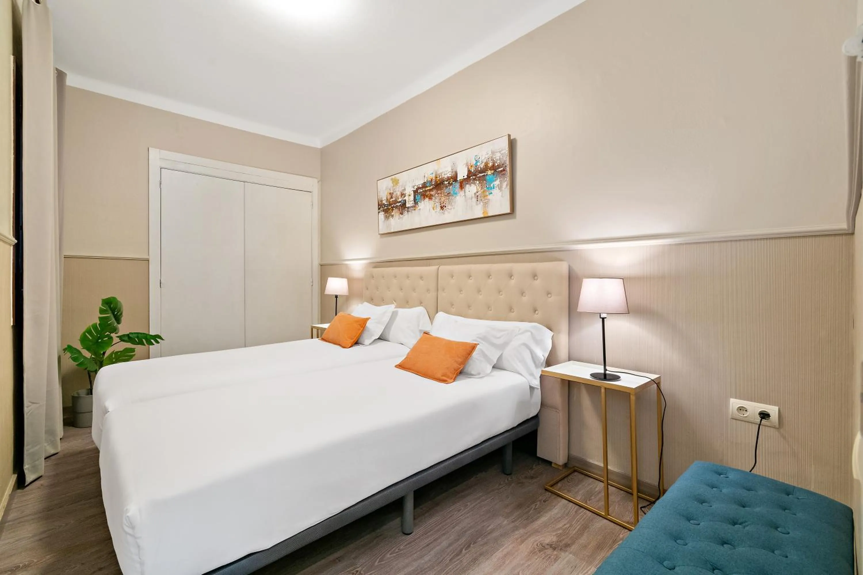 Bedroom, Bed in Suite Home Sagrada Familia