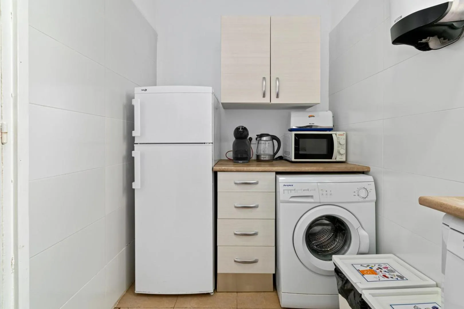 Coffee/tea facilities in Suite Home Sagrada Familia