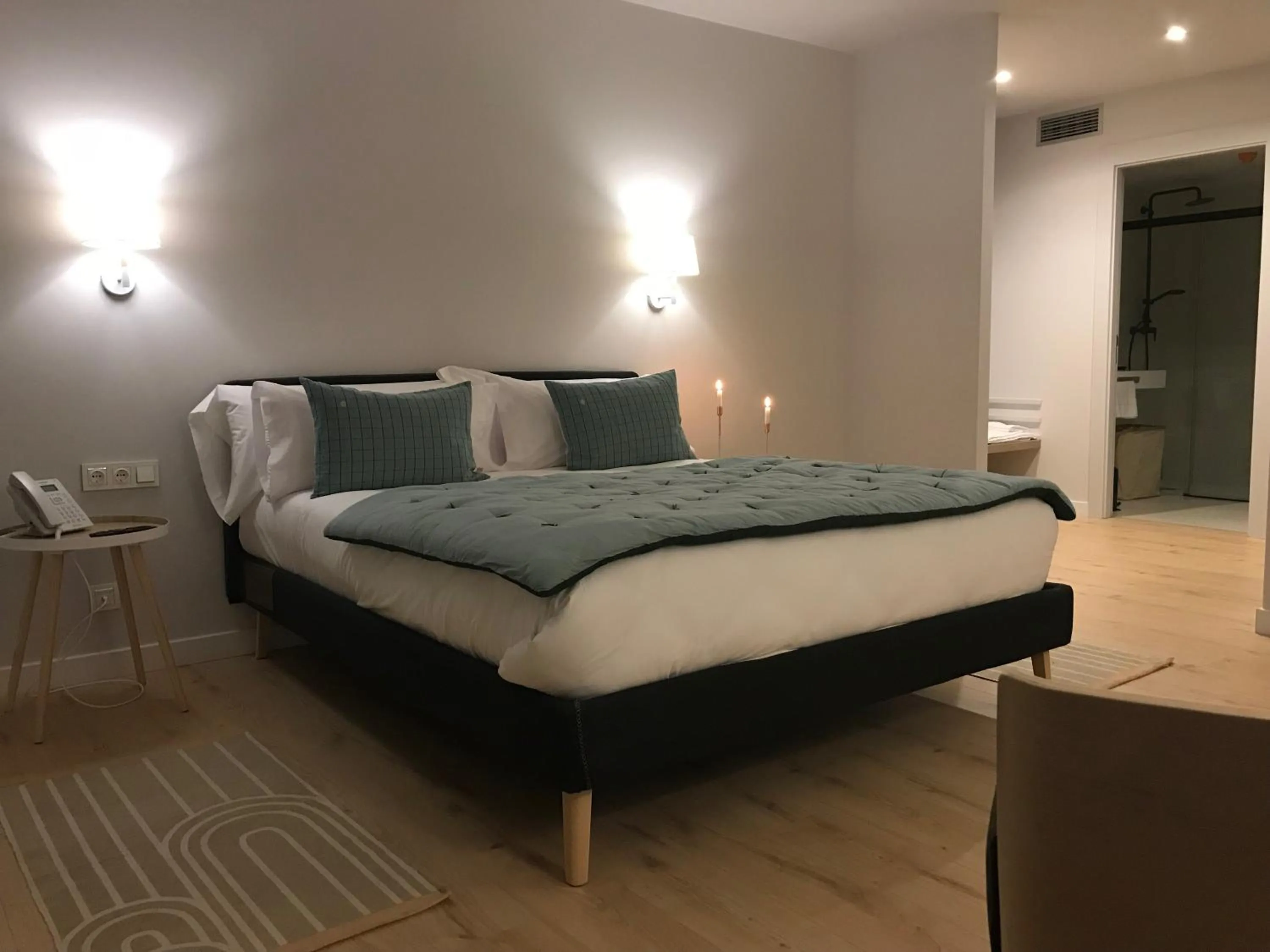 Balcony/Terrace, Bed in IXUA Hotela