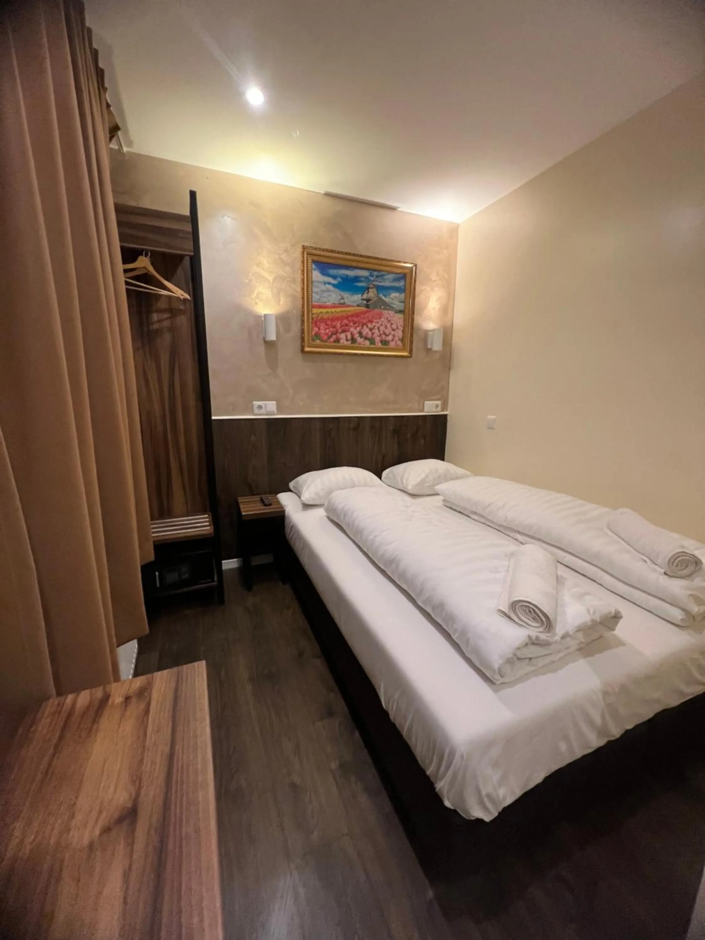 Bedroom, Bed in Dam Hotel