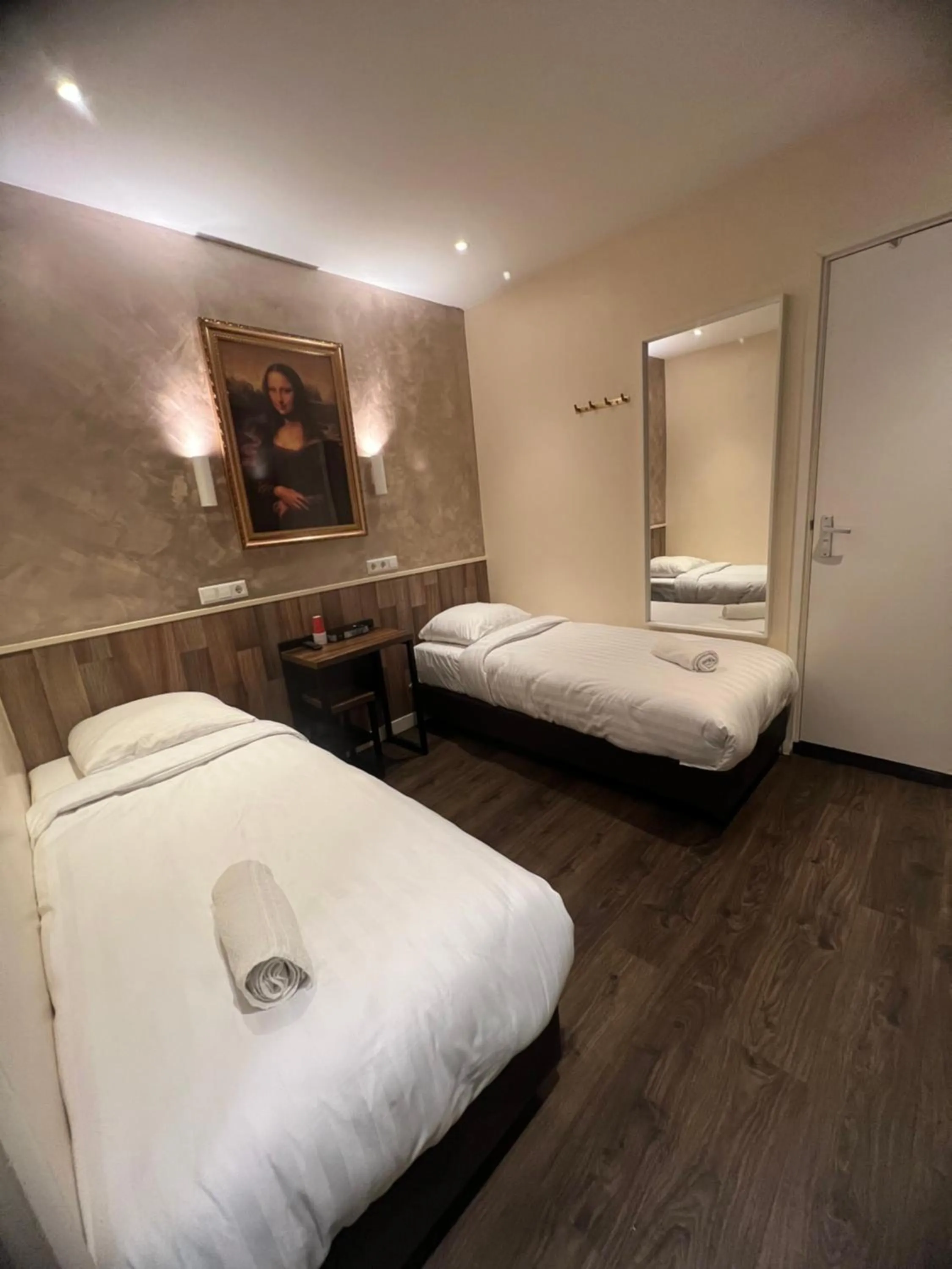 Bedroom, Bed in Dam Hotel