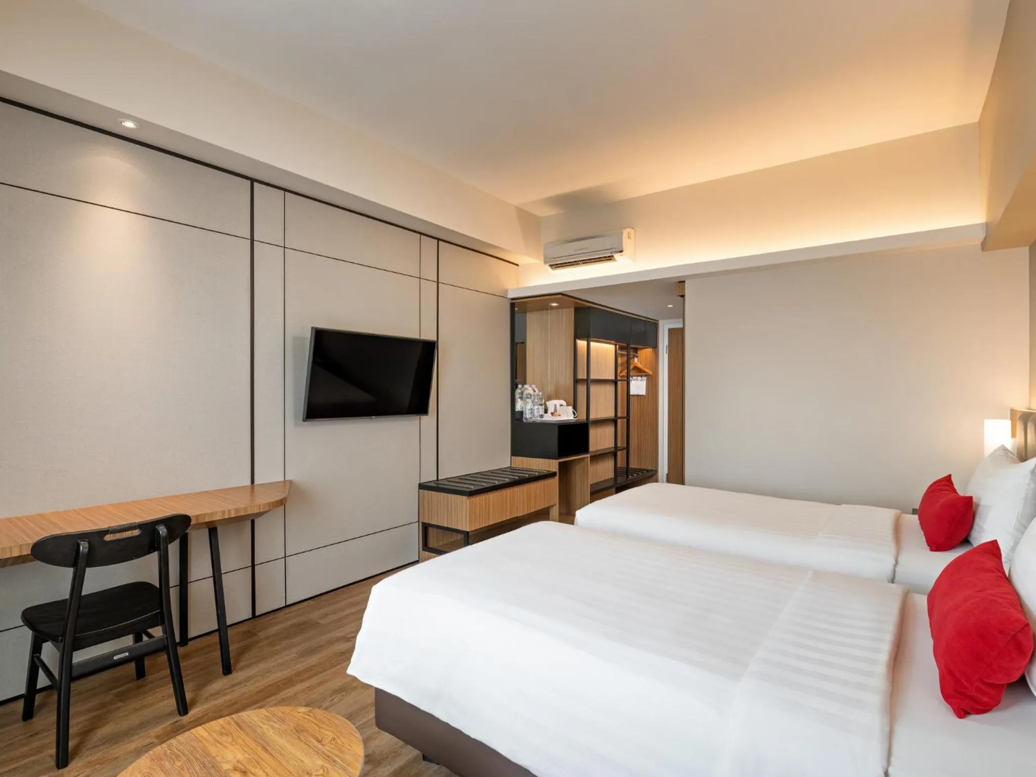 Bedroom, Bed in Grand Zuri Pekanbaru