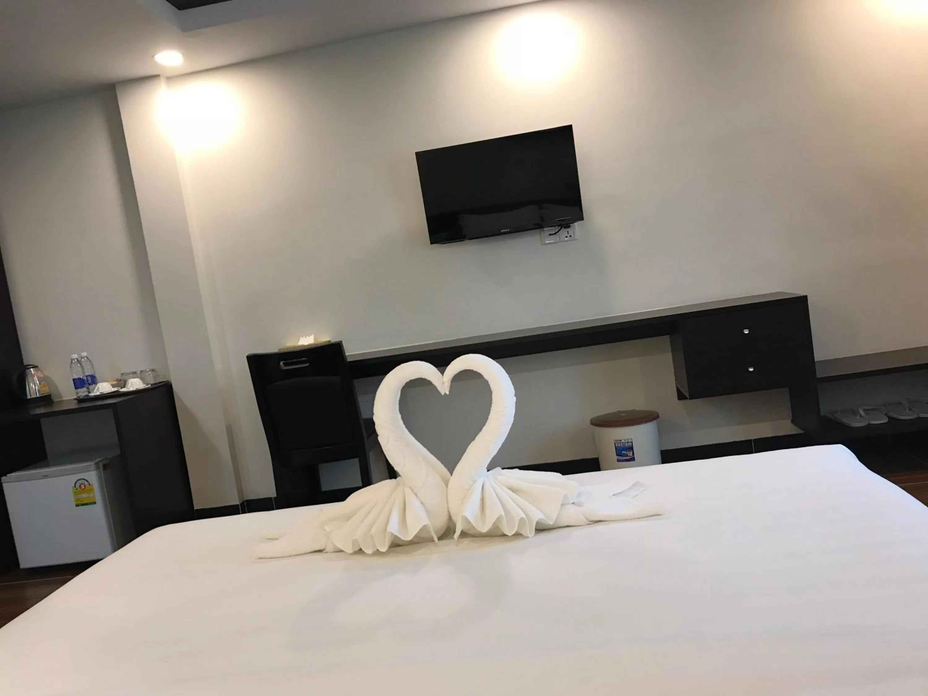 Photo of the whole room, Bed in Apple Hotel Two - Near Phnom Penh Airport