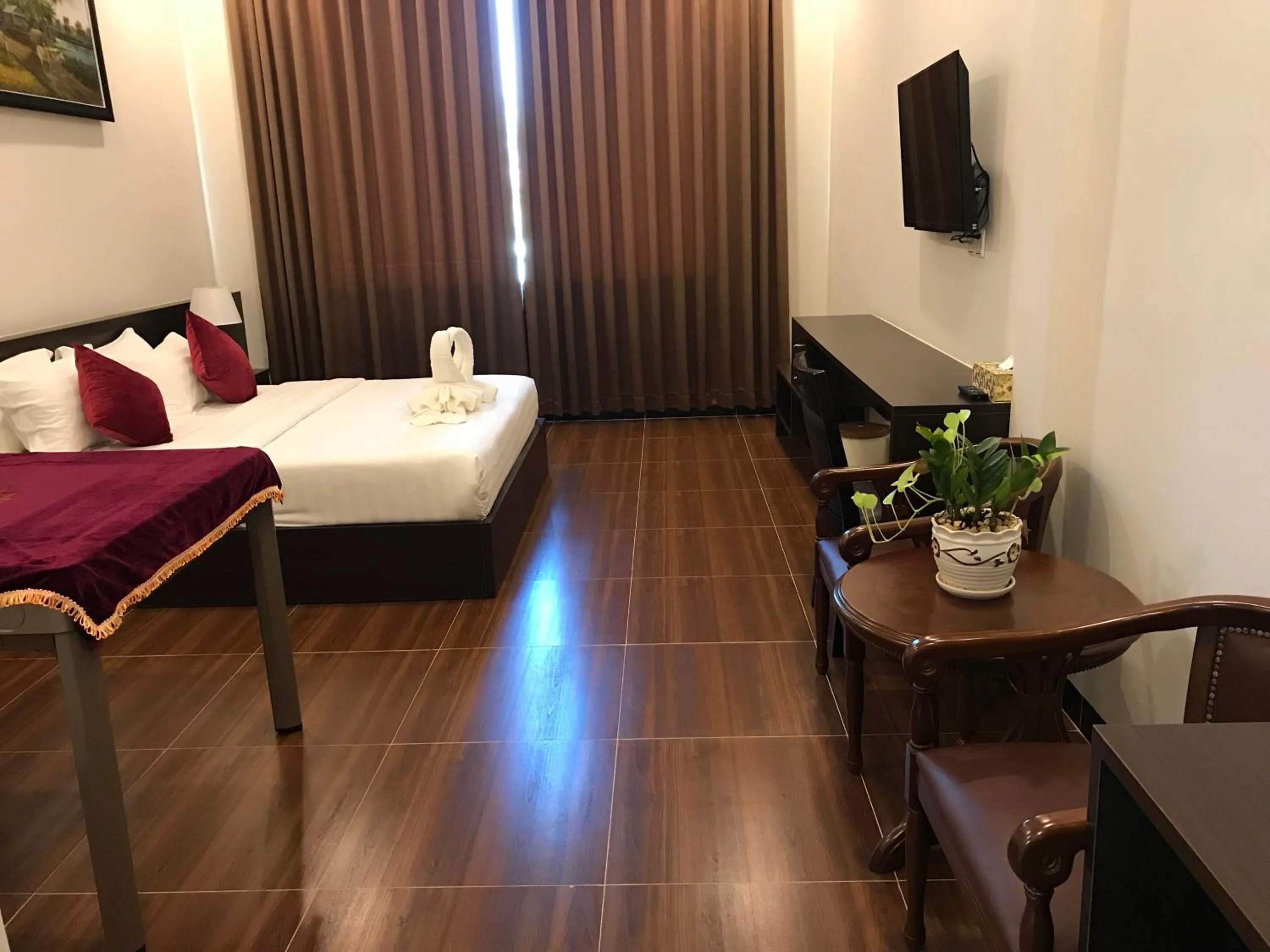 Photo of the whole room, Bed in Apple Hotel Two - Near Phnom Penh Airport
