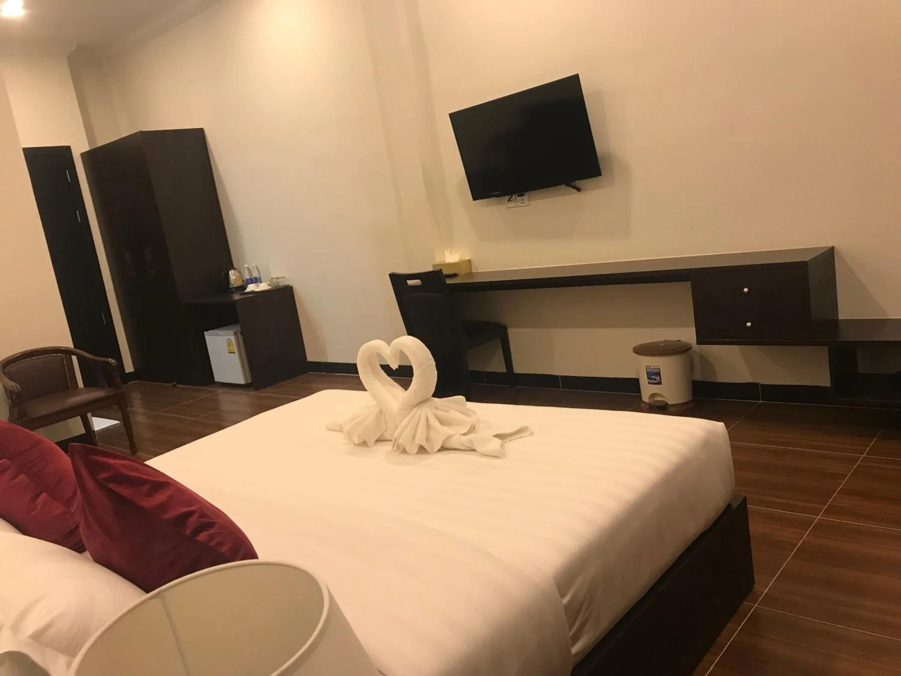 Bedroom, Bed in Apple Hotel Two - Near Phnom Penh Airport