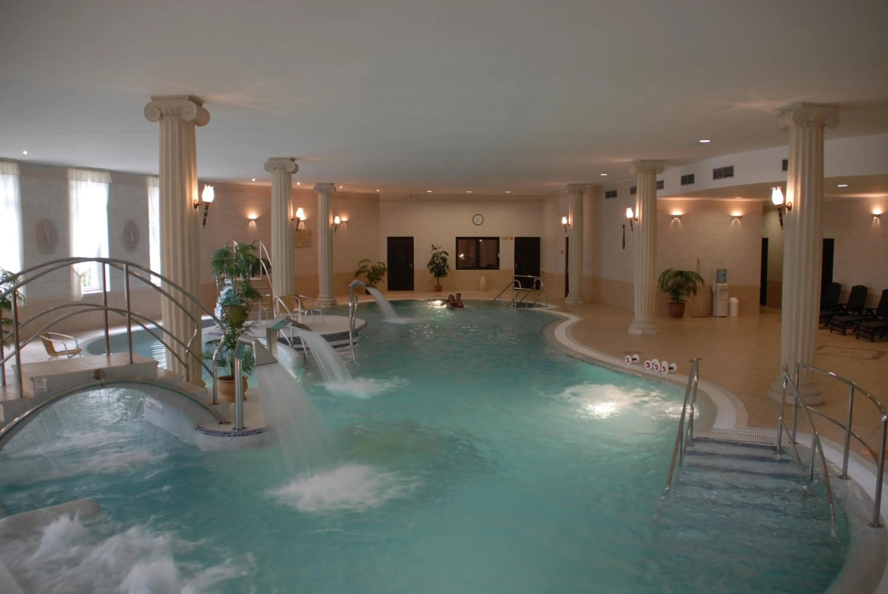 Swimming pool in Bristol Georgy House