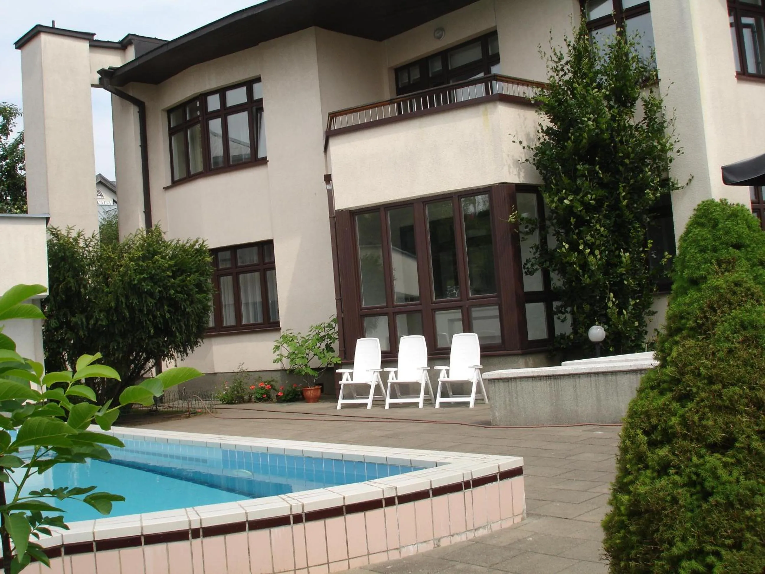 Area and facilities in House Marija