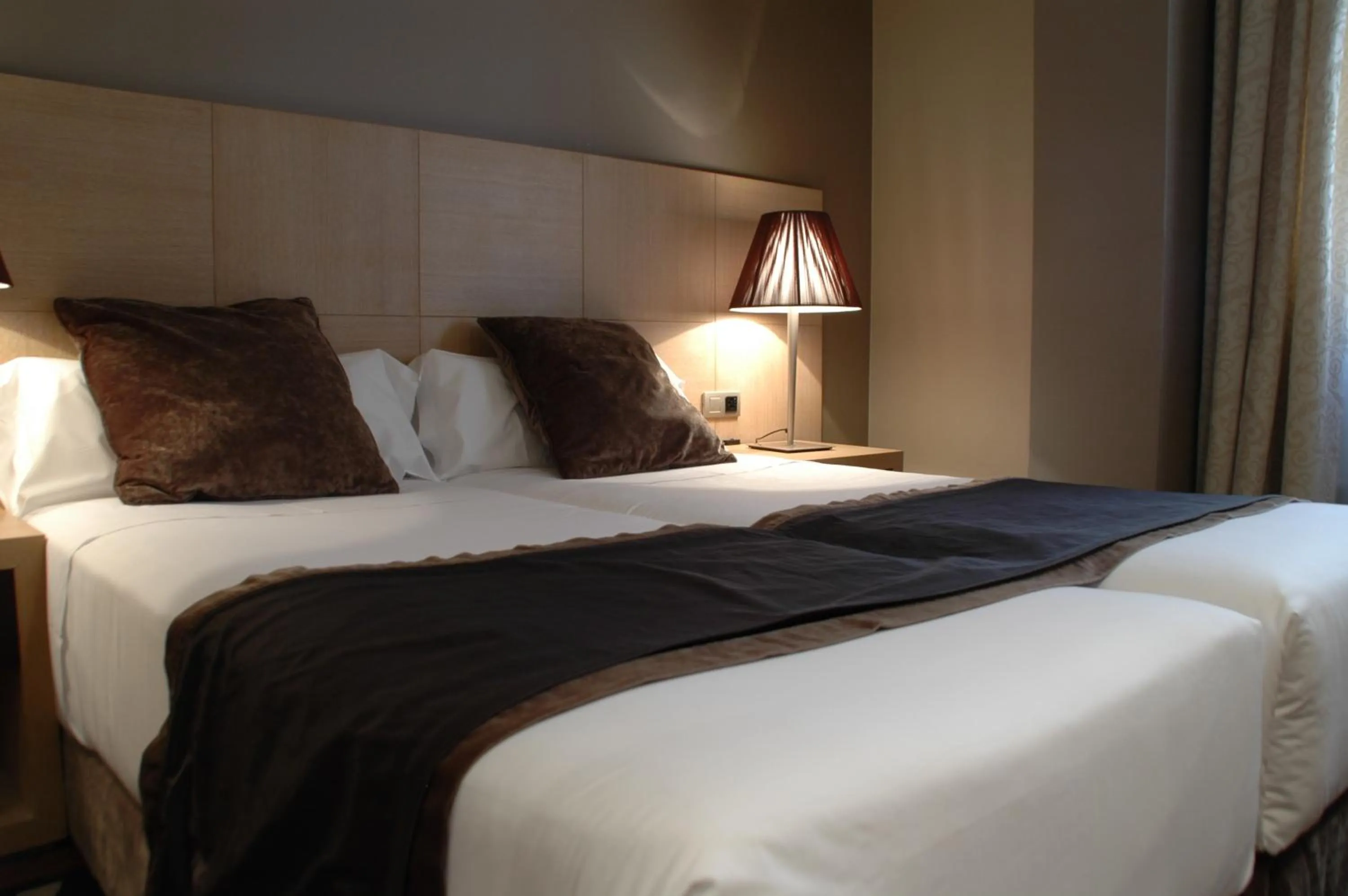 Bedroom, Bed in Washington Parquesol Suites & Hotel