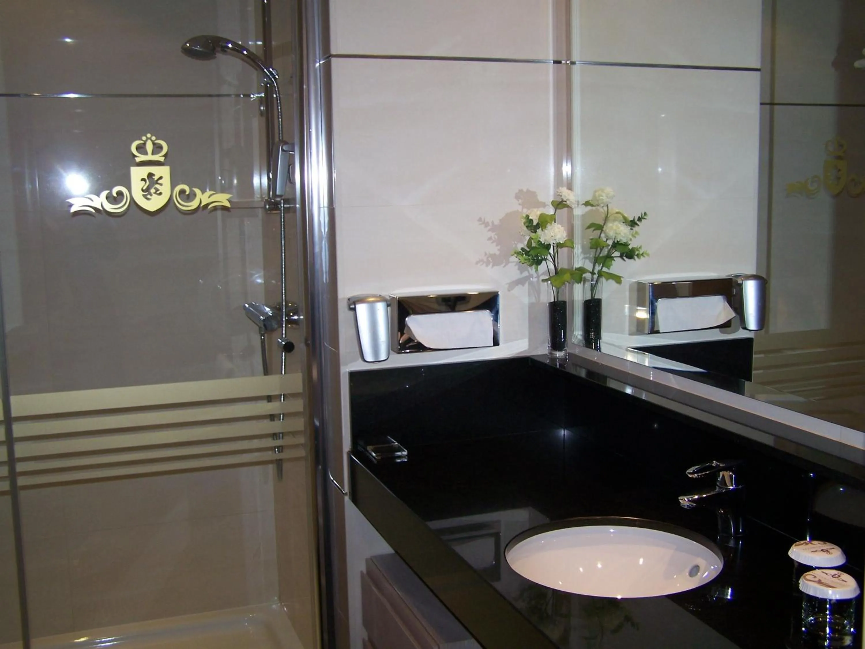 Bathroom in Washington Parquesol Suites & Hotel