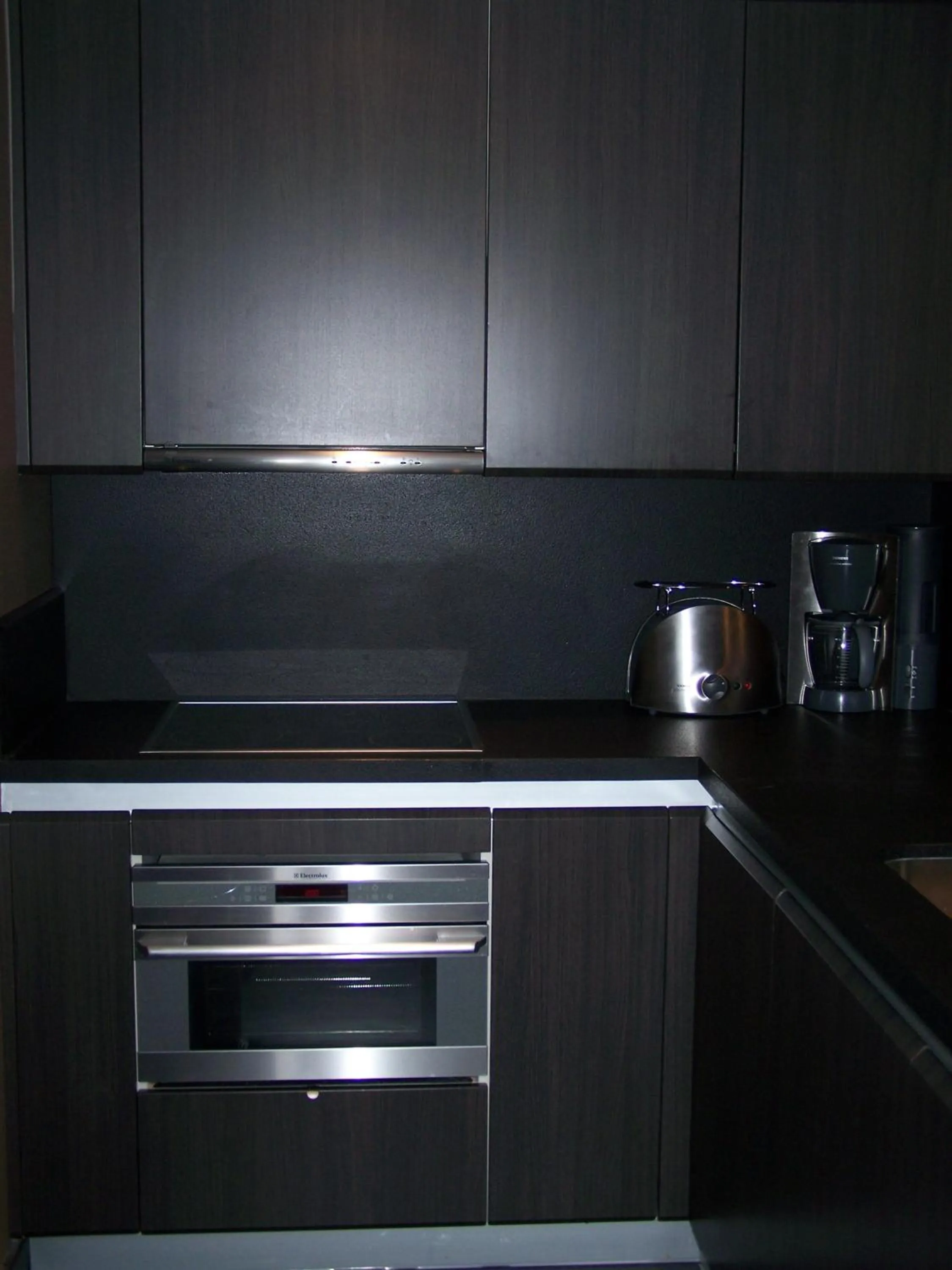 Kitchen or kitchenette in Washington Parquesol Suites & Hotel