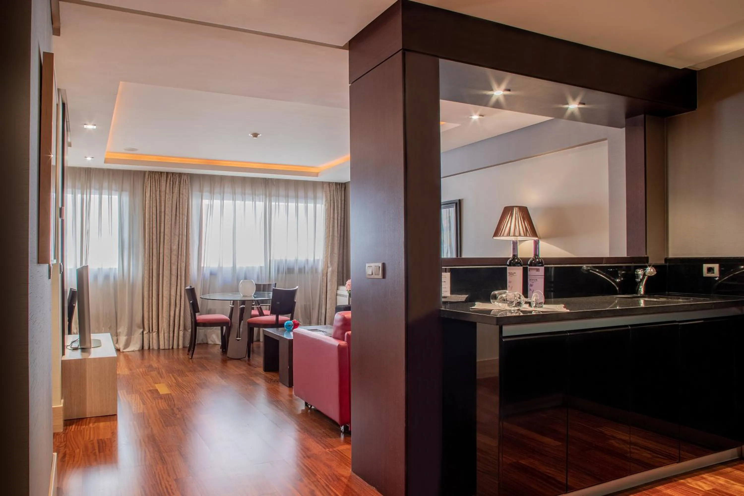 Living room in Washington Parquesol Suites & Hotel