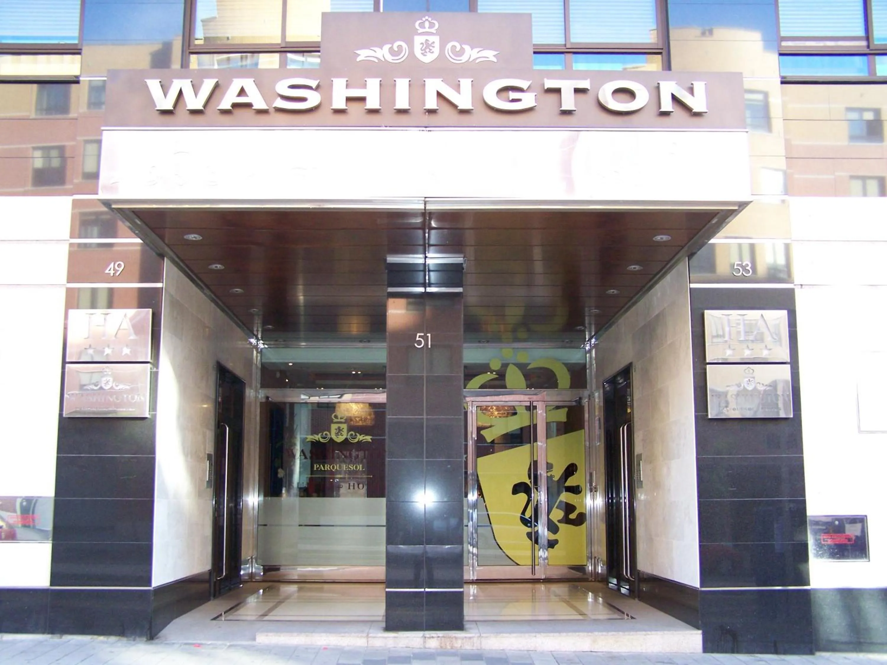 Facade/entrance in Washington Parquesol Suites & Hotel
