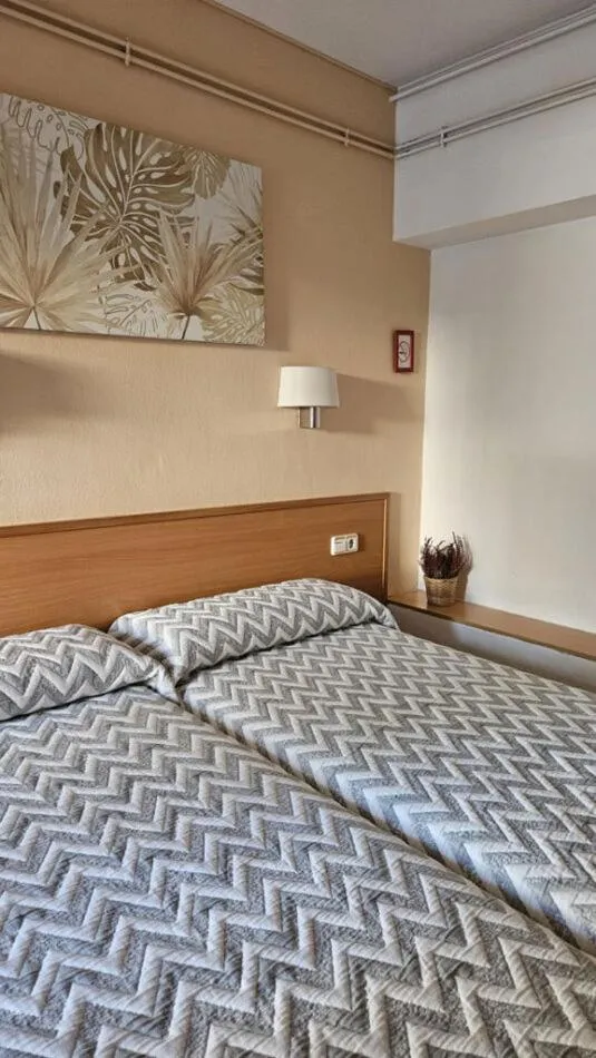 Bedroom, Bed in Hostal Rio De Castro