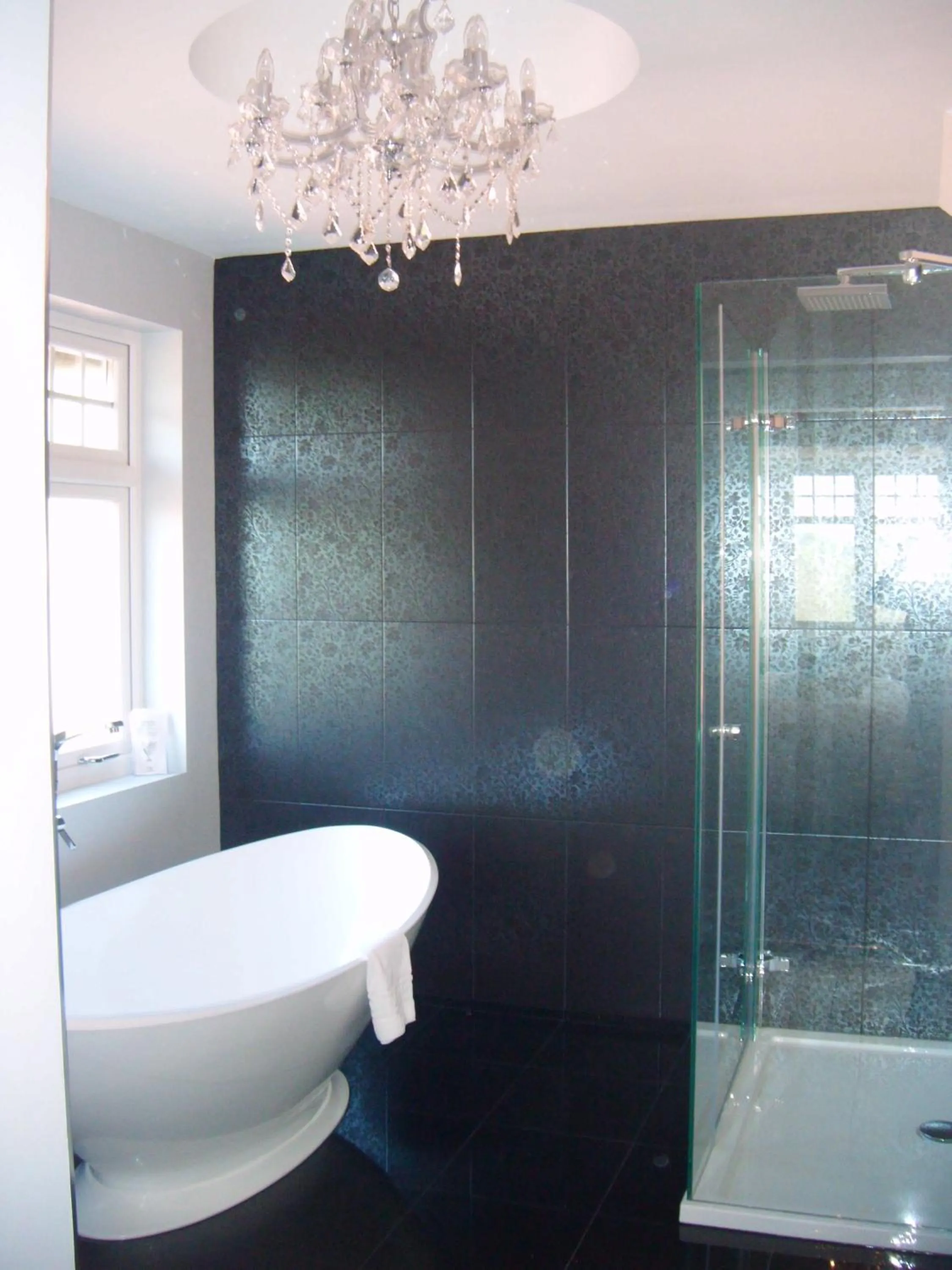 Bathroom in Grimscote Manor Hotel