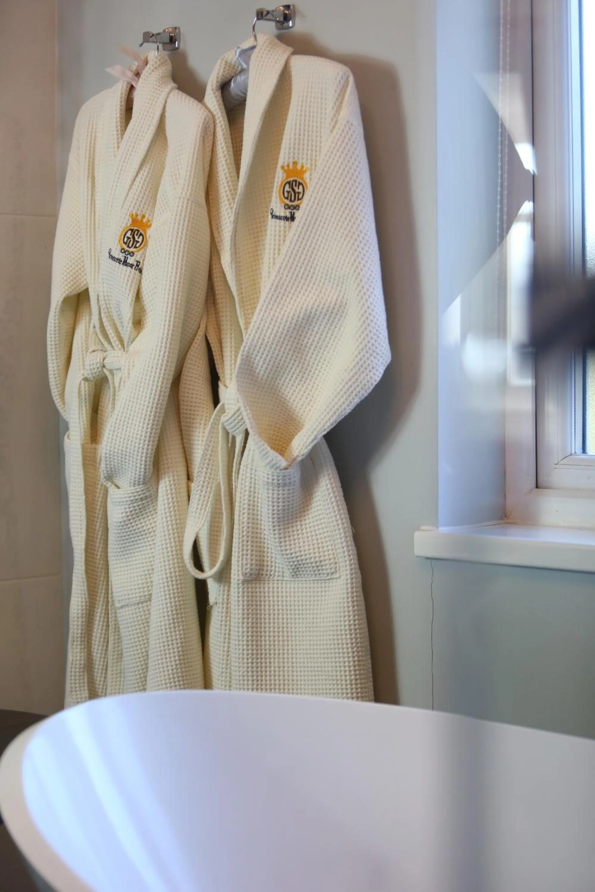 Bathroom in Grimscote Manor Hotel