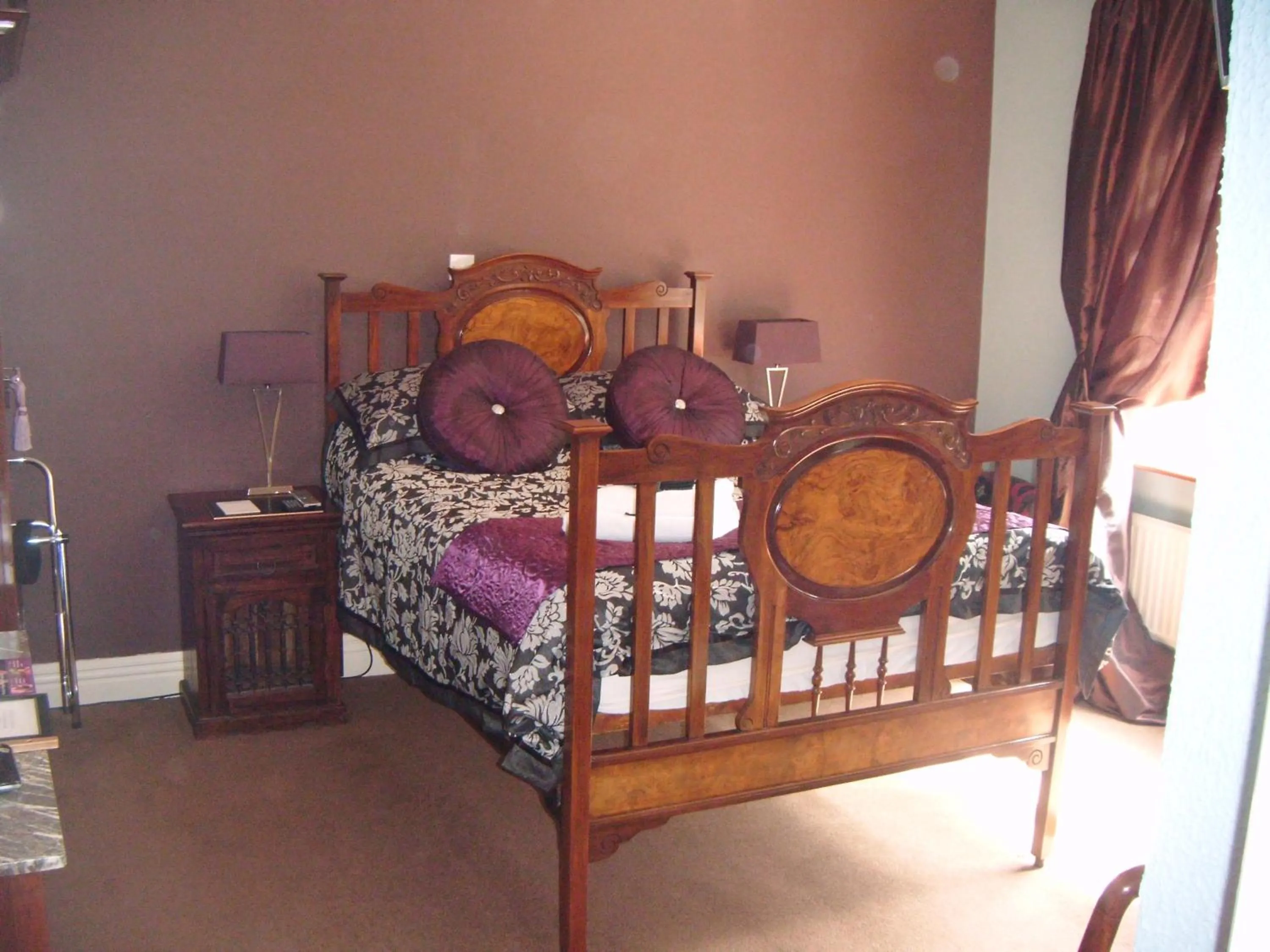 Bedroom, Bed in Grimscote Manor Hotel