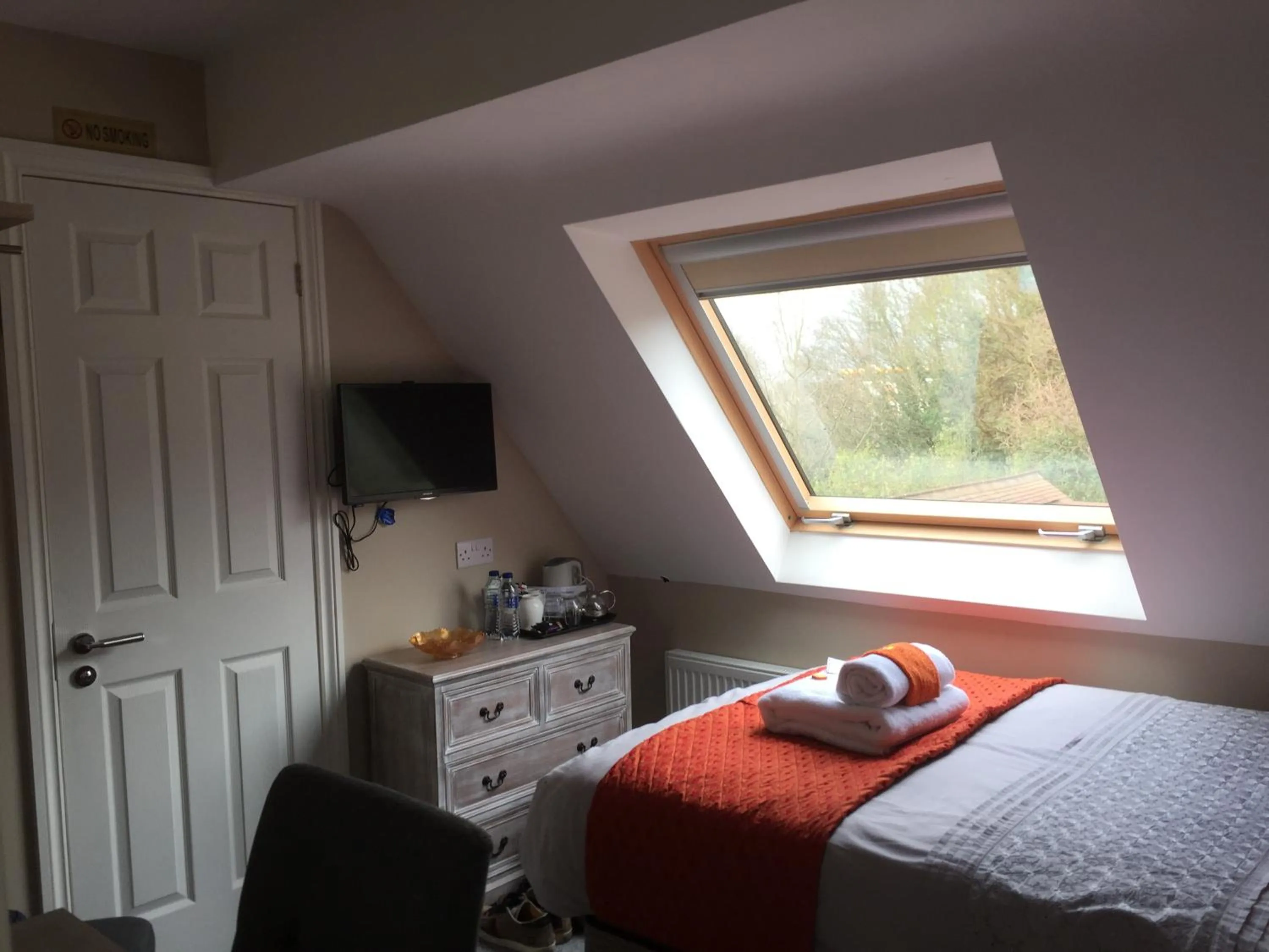 Bedroom, Bed in Grimscote Manor Hotel
