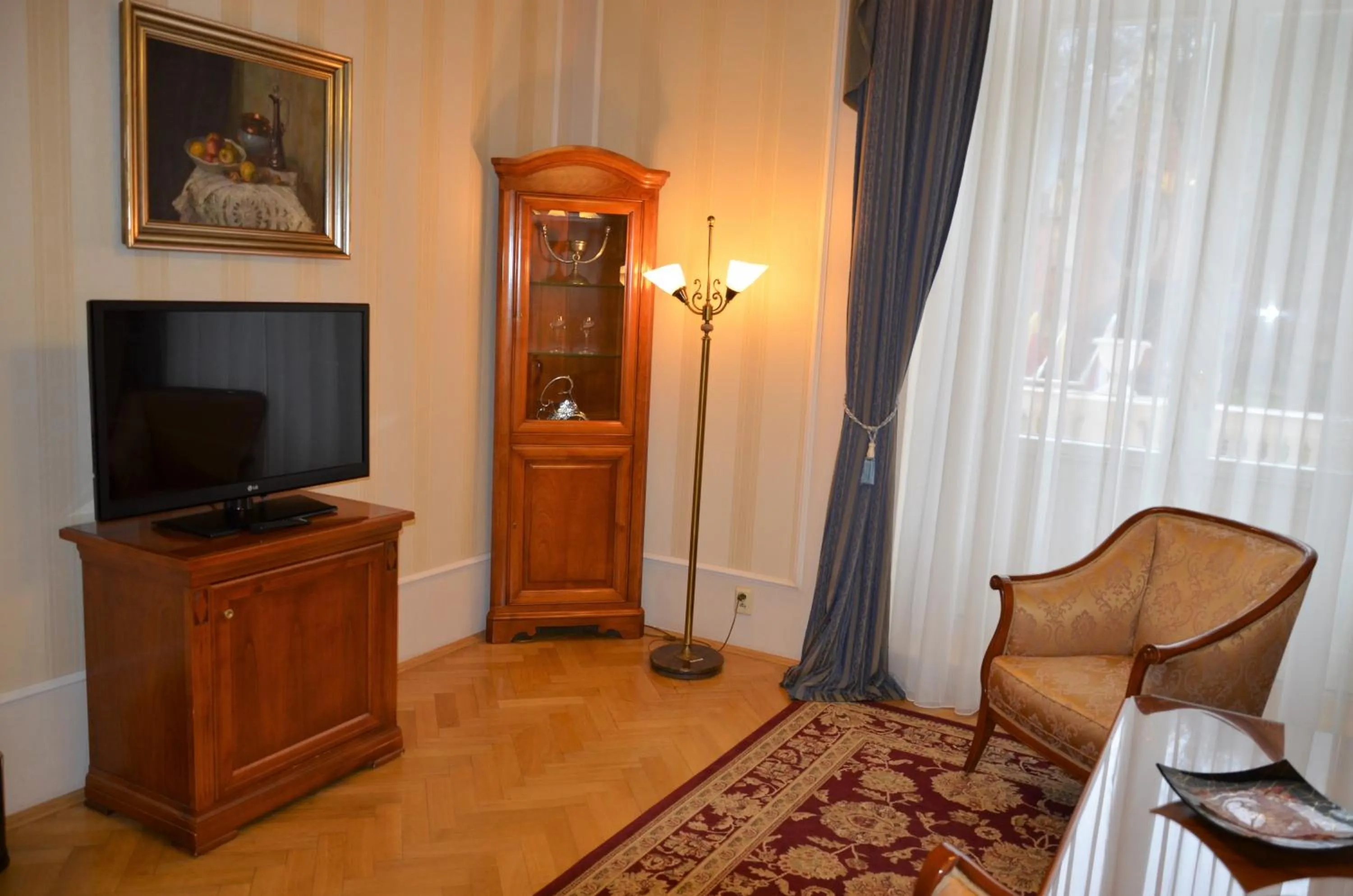 TV and multimedia in Bristol Palace