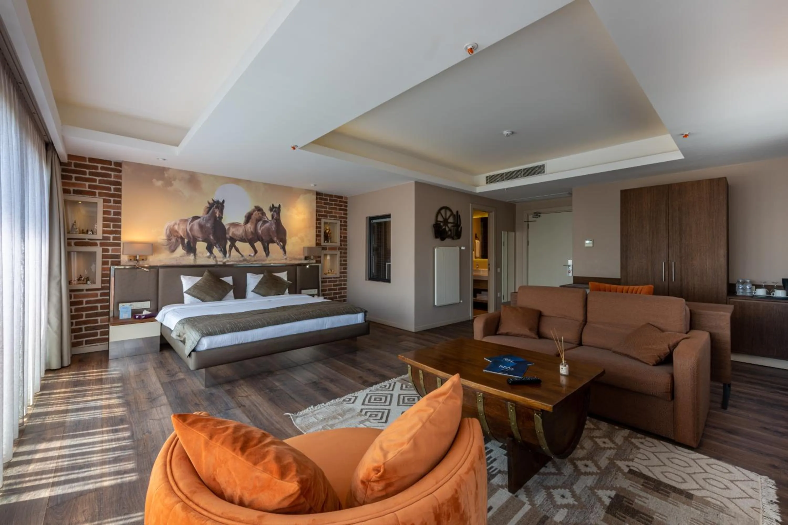 Photo of the whole room, Bed in Riva's Moda