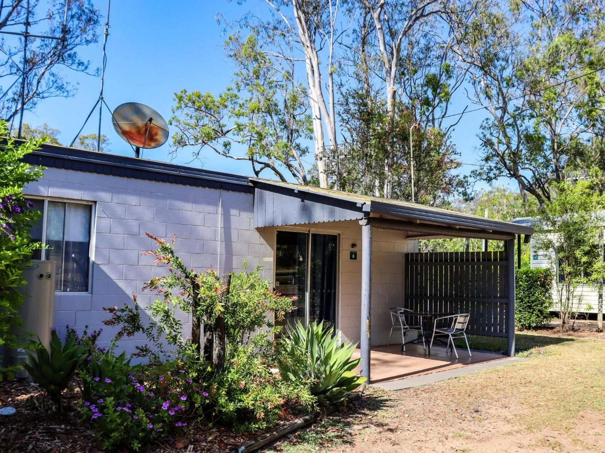 Property building in BIG4 Cania Gorge Holiday Park