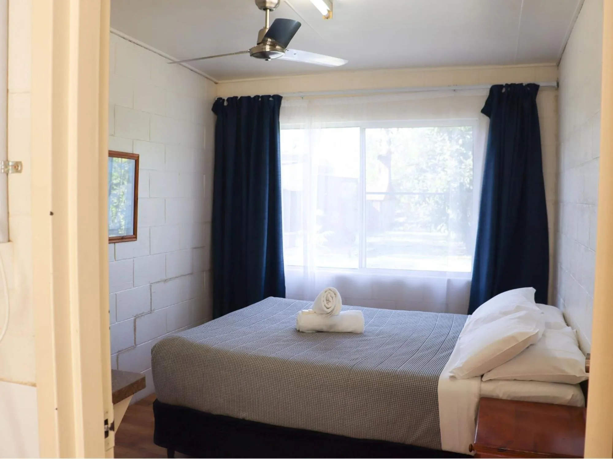 Bedroom, Bed in BIG4 Cania Gorge Holiday Park