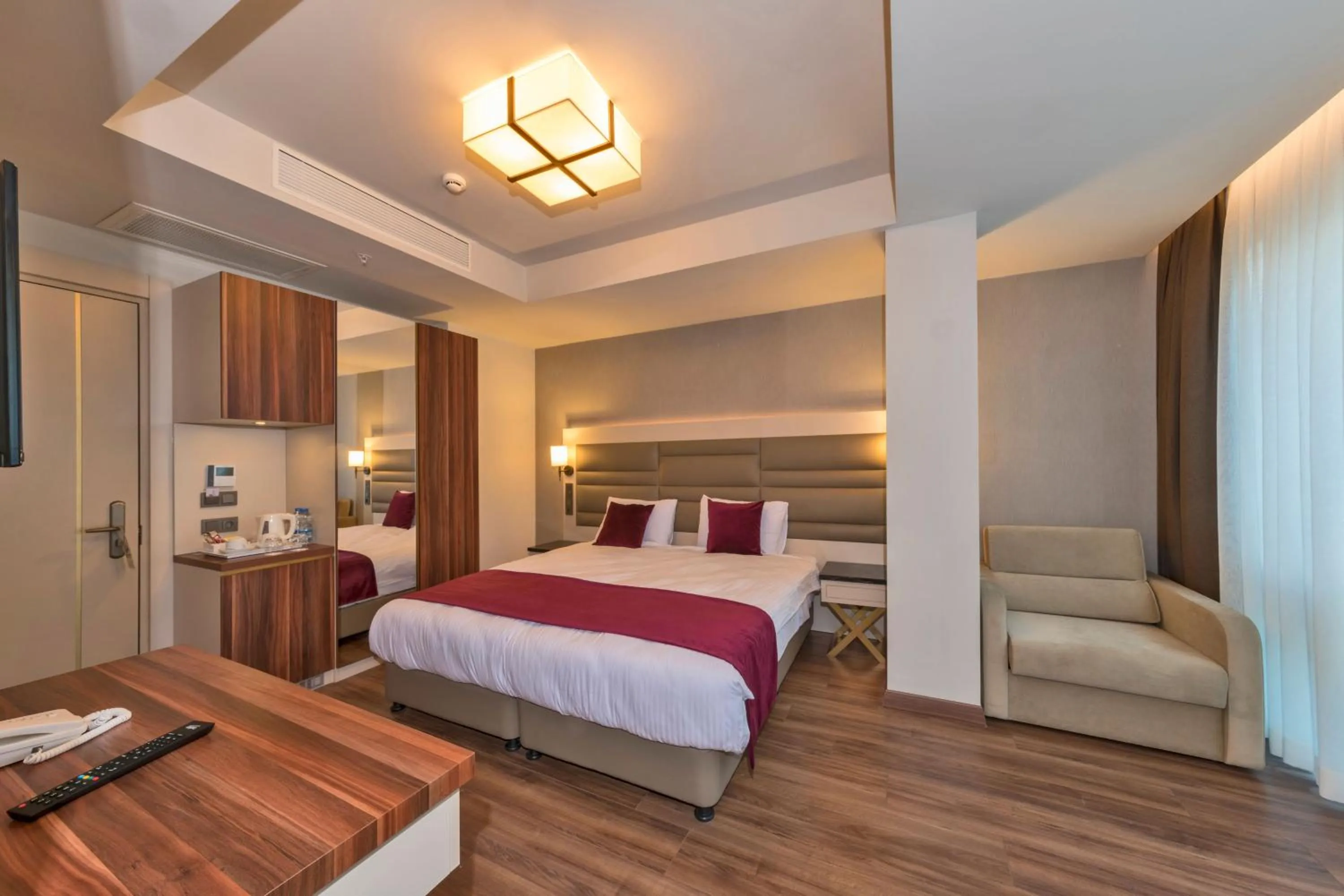 Bedroom, Bed in Golden Royal Hotel & SPA