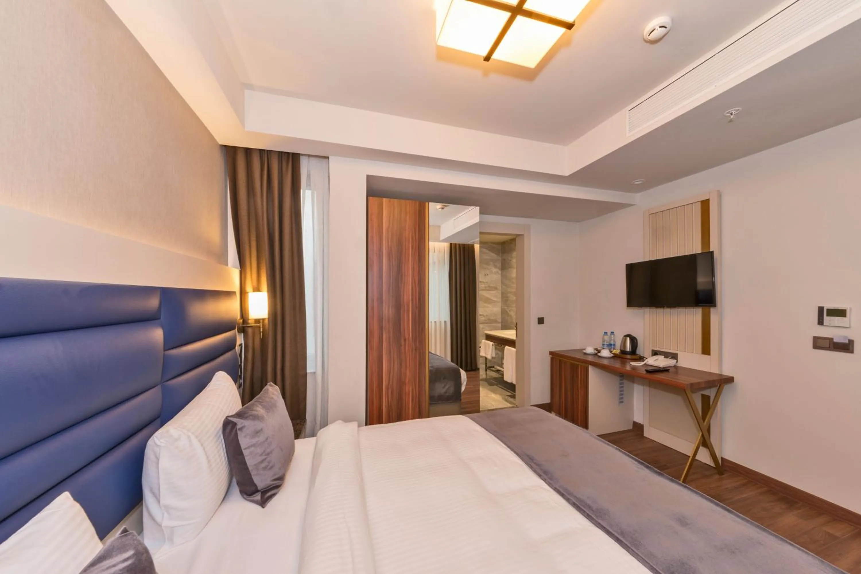 Bedroom, Bed in Golden Royal Hotel & SPA