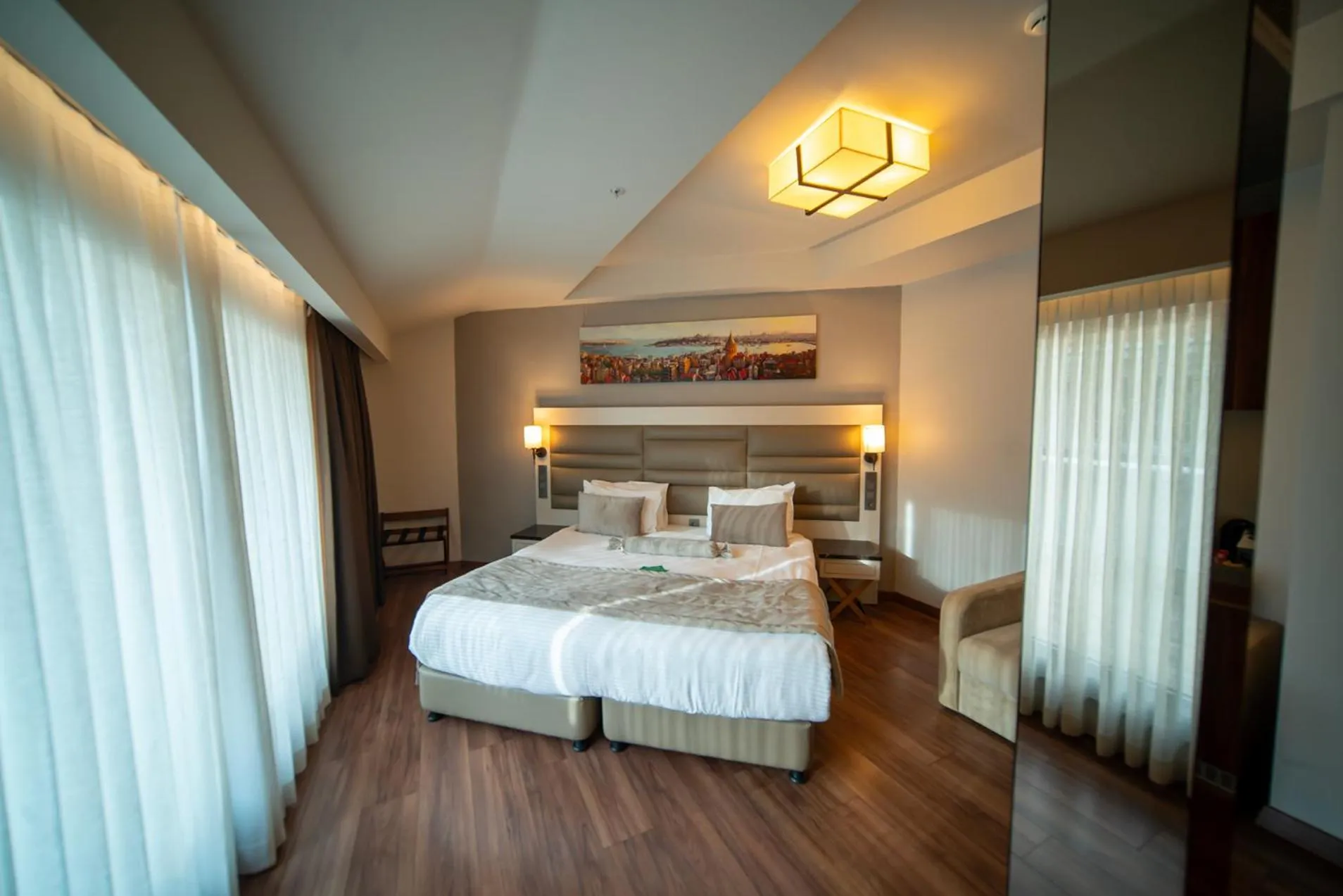 Bed in Golden Royal Hotel & SPA