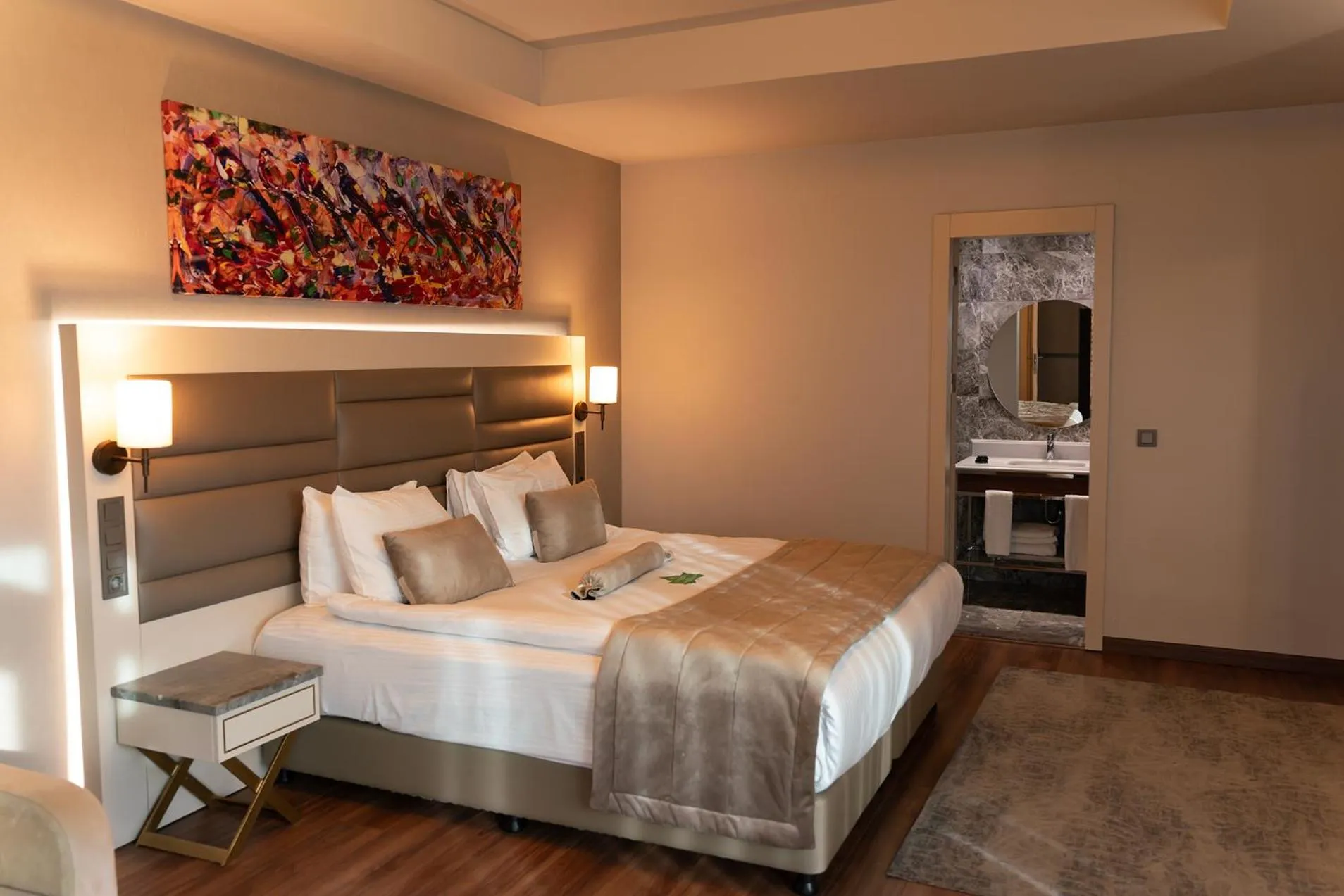 Bed in Golden Royal Hotel & SPA