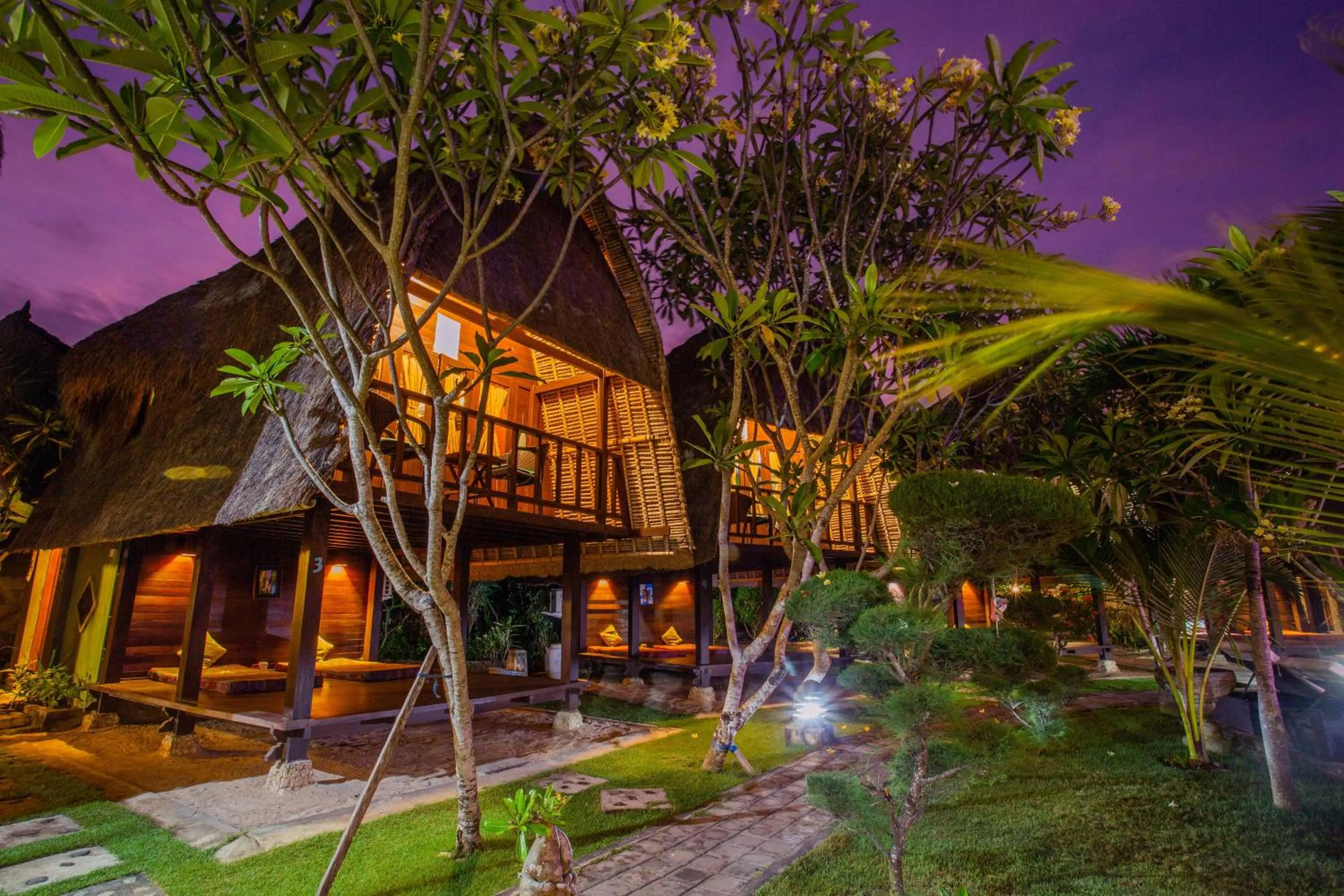 Garden in Nanuk's Bungalows