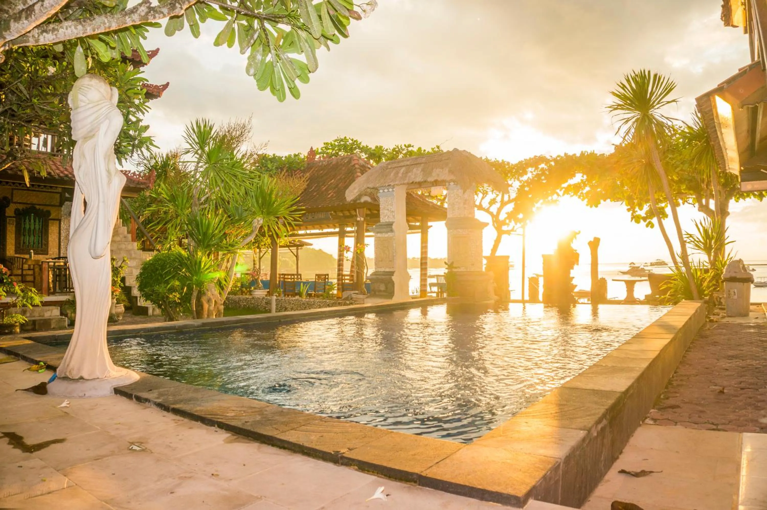 Swimming pool in Bungalow No 7