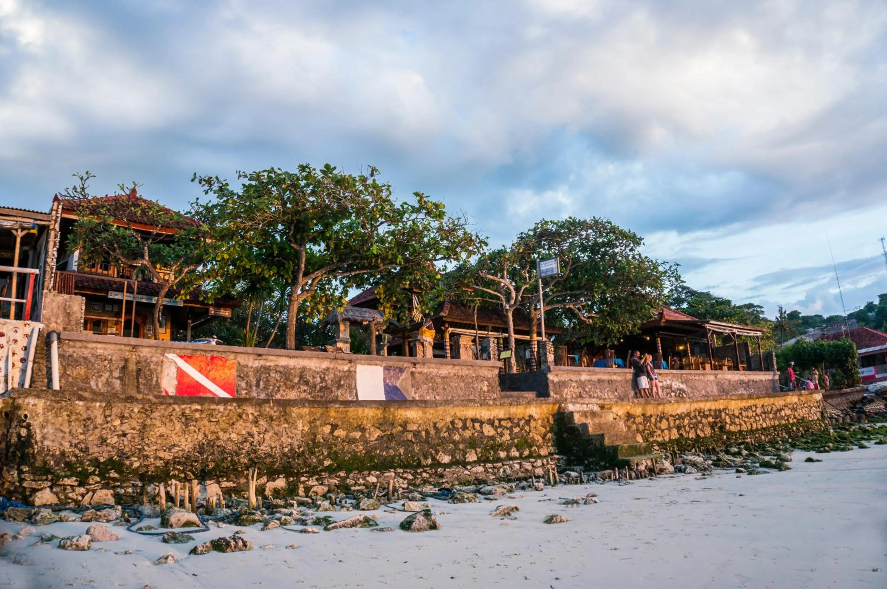 Area and facilities in Bungalow No 7