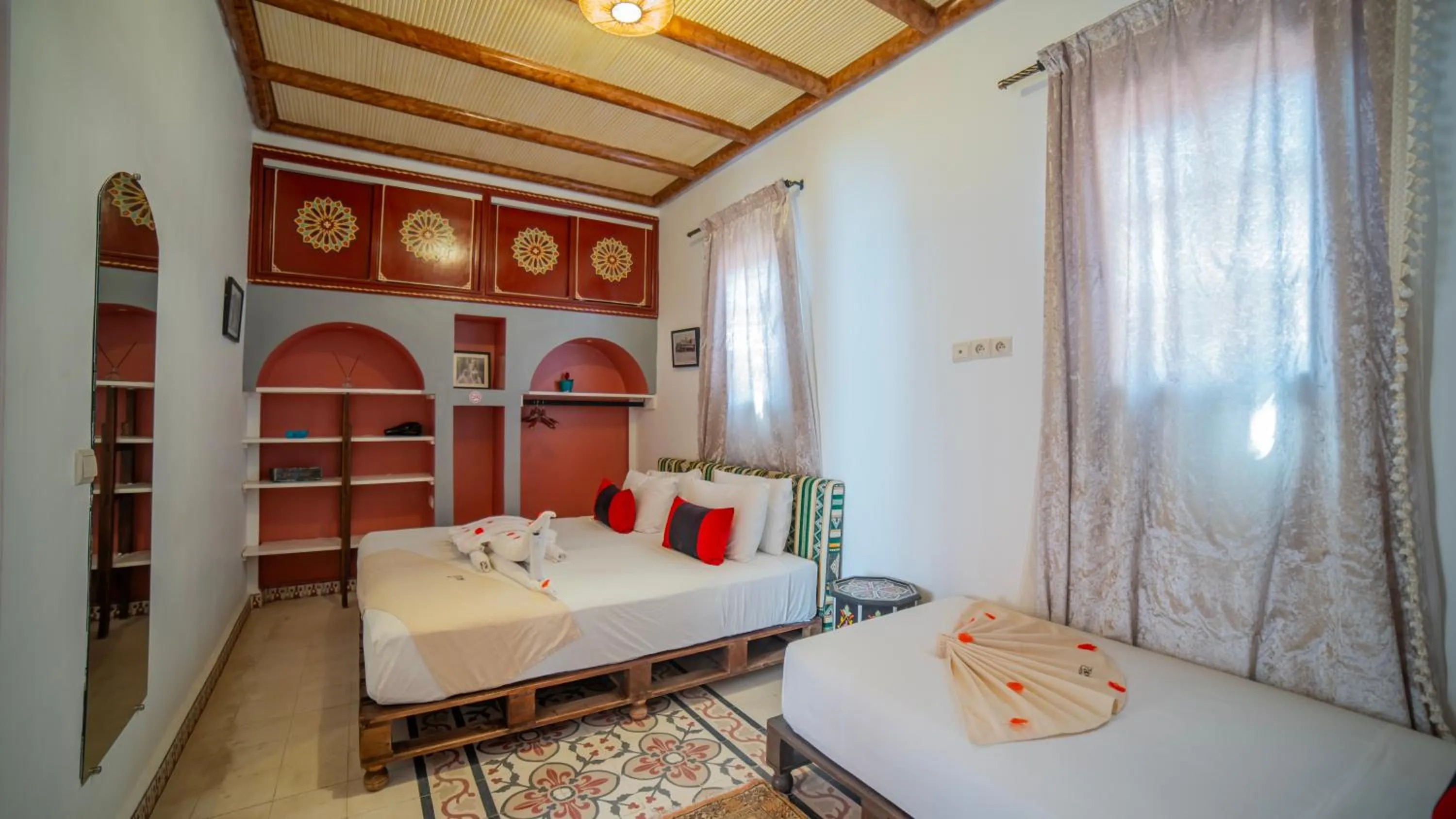 Bed in Riad Arabic House & Spa