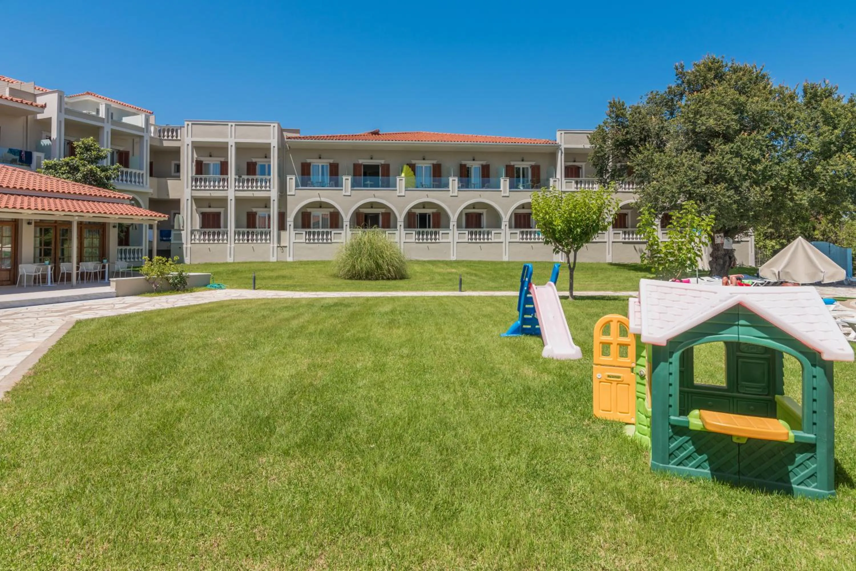 Property building in Hotel Palmyra