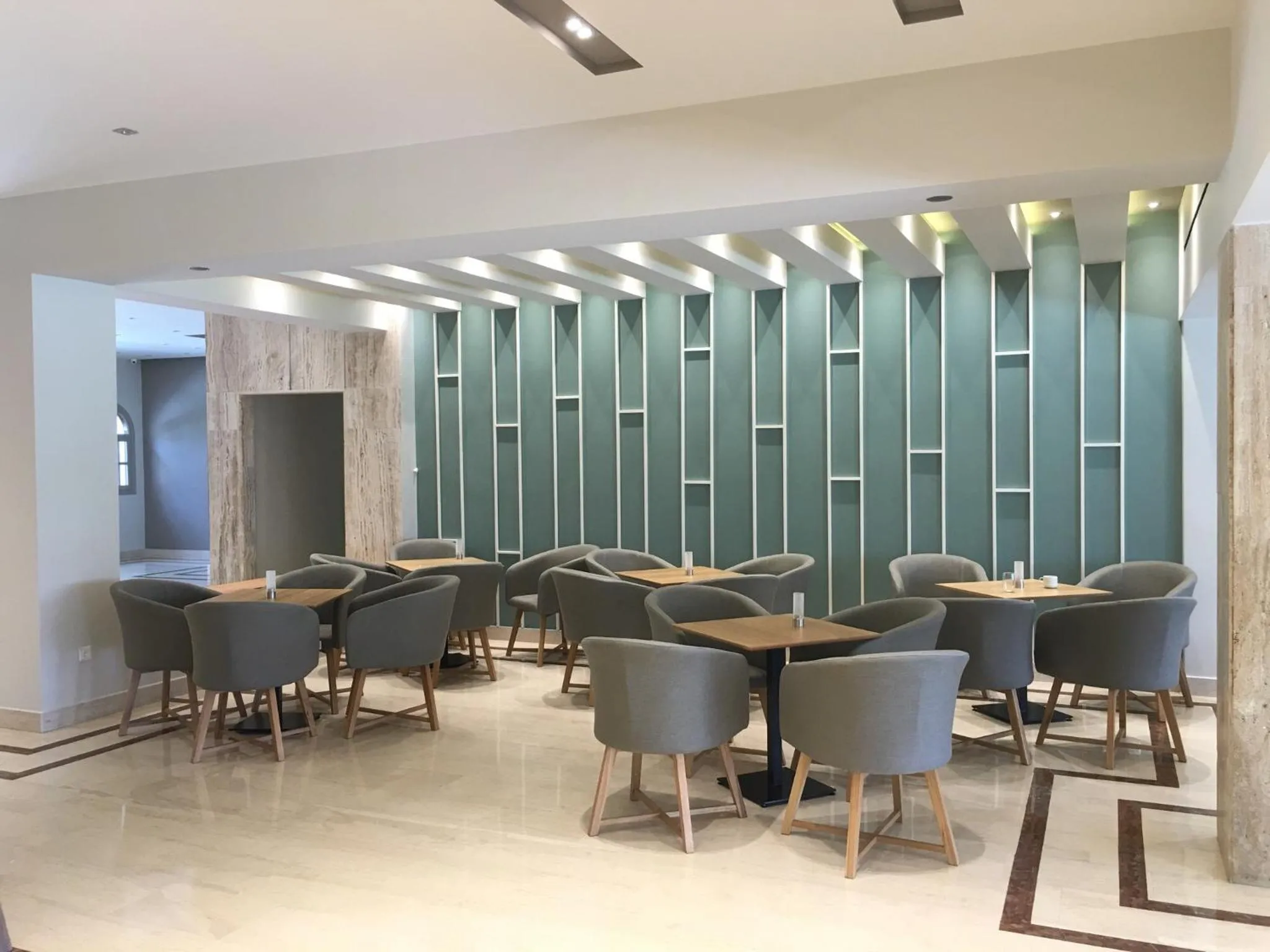 Alcoholic drinks in Hotel Palmyra