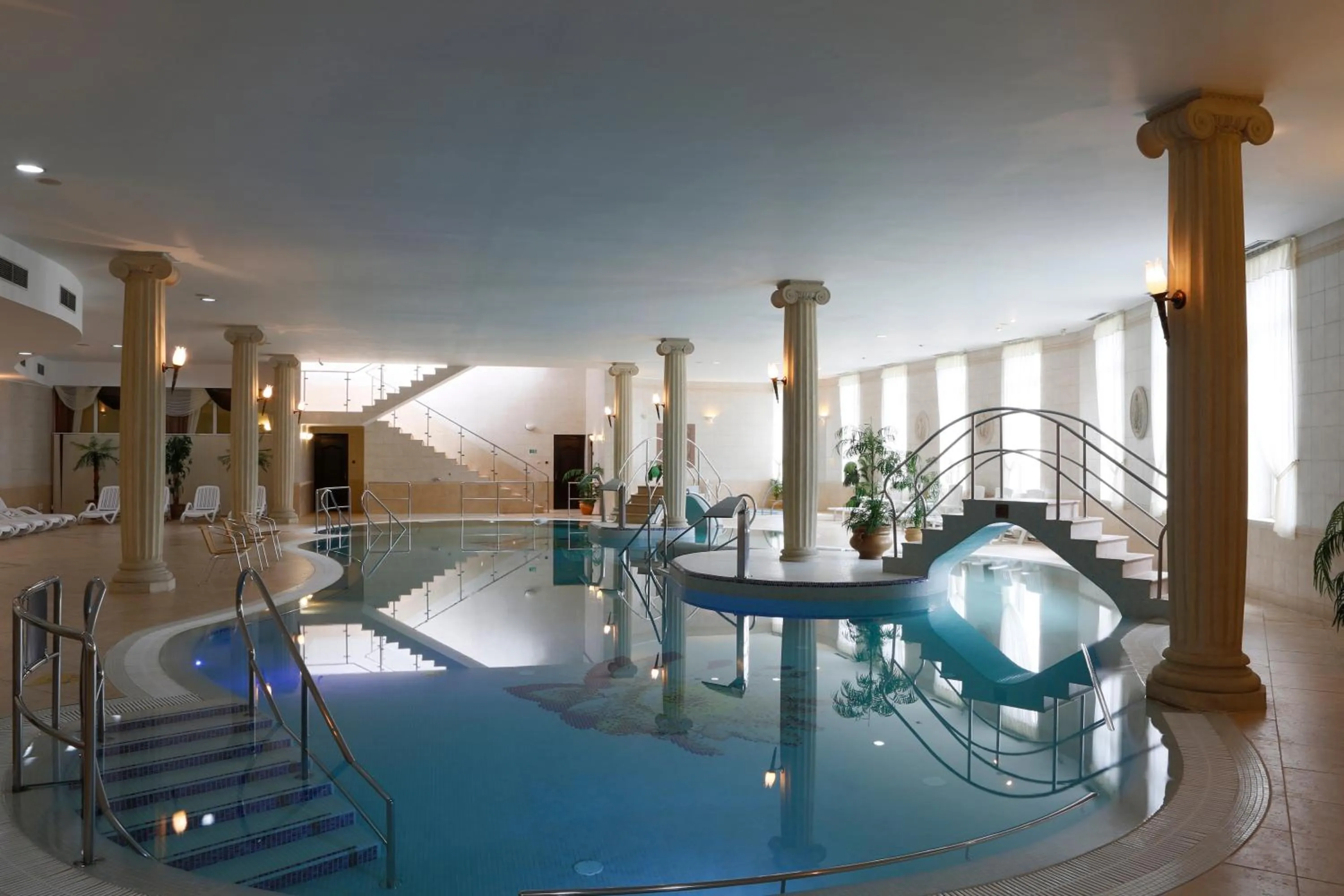 Library in Bristol Kralovska Vila