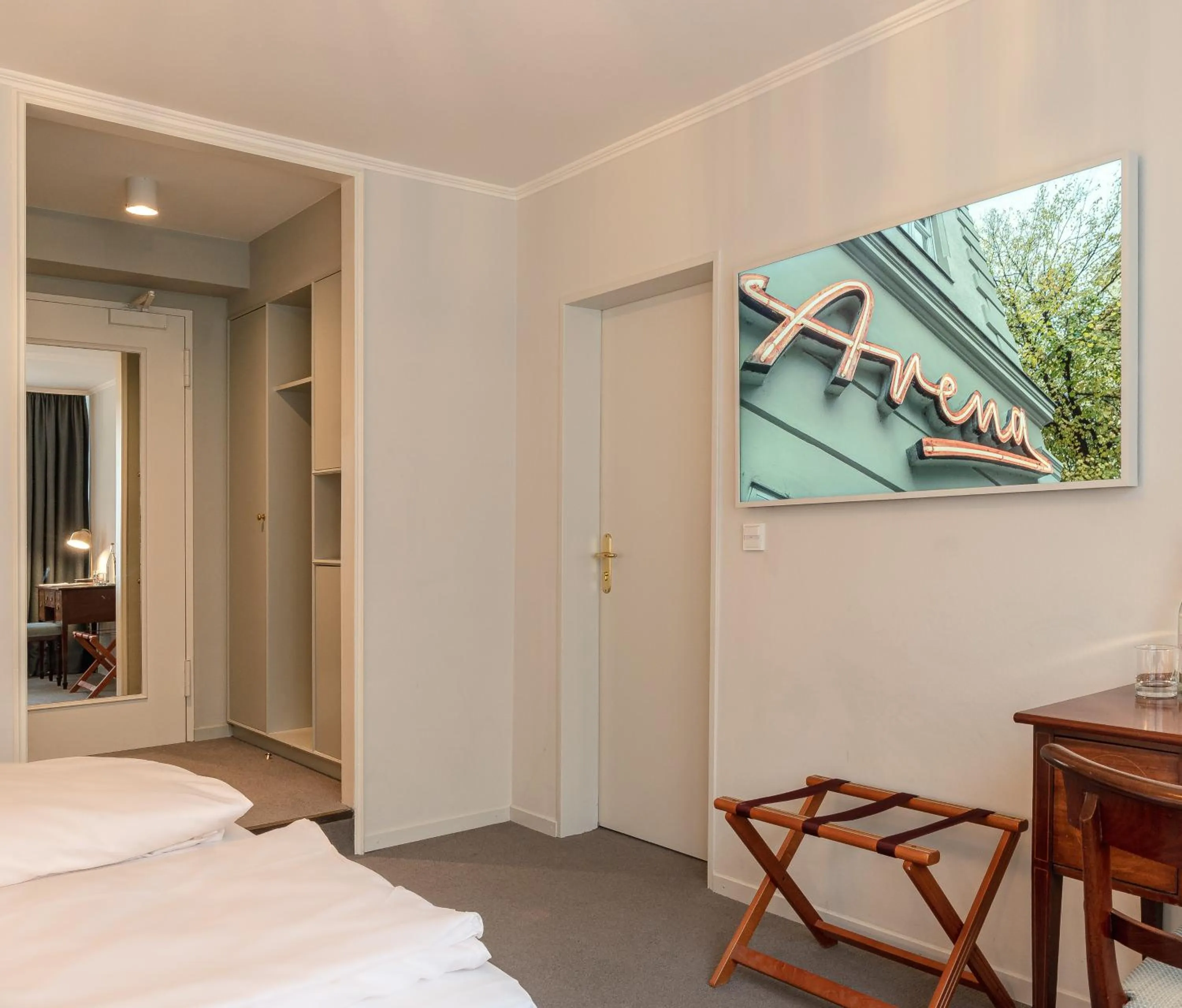 Photo of the whole room, Bed in Hotel Olympic